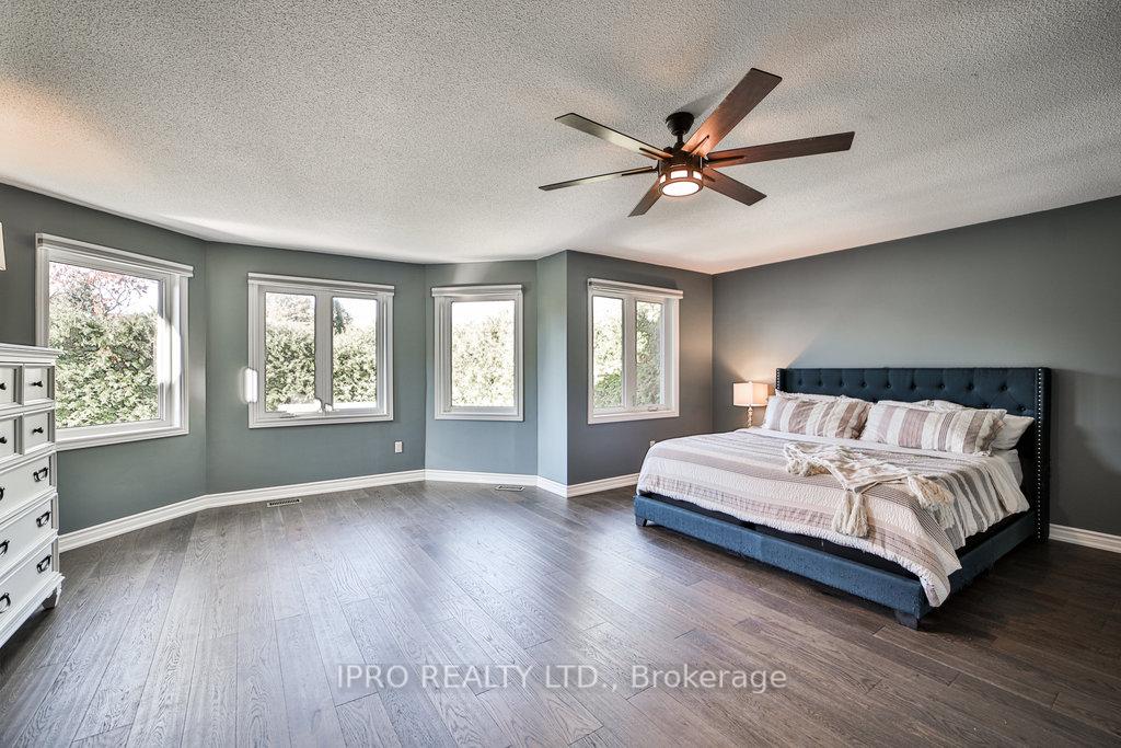 Photo 9 of 8 Carriage Lane, Clarington, Courtice — HOMEH