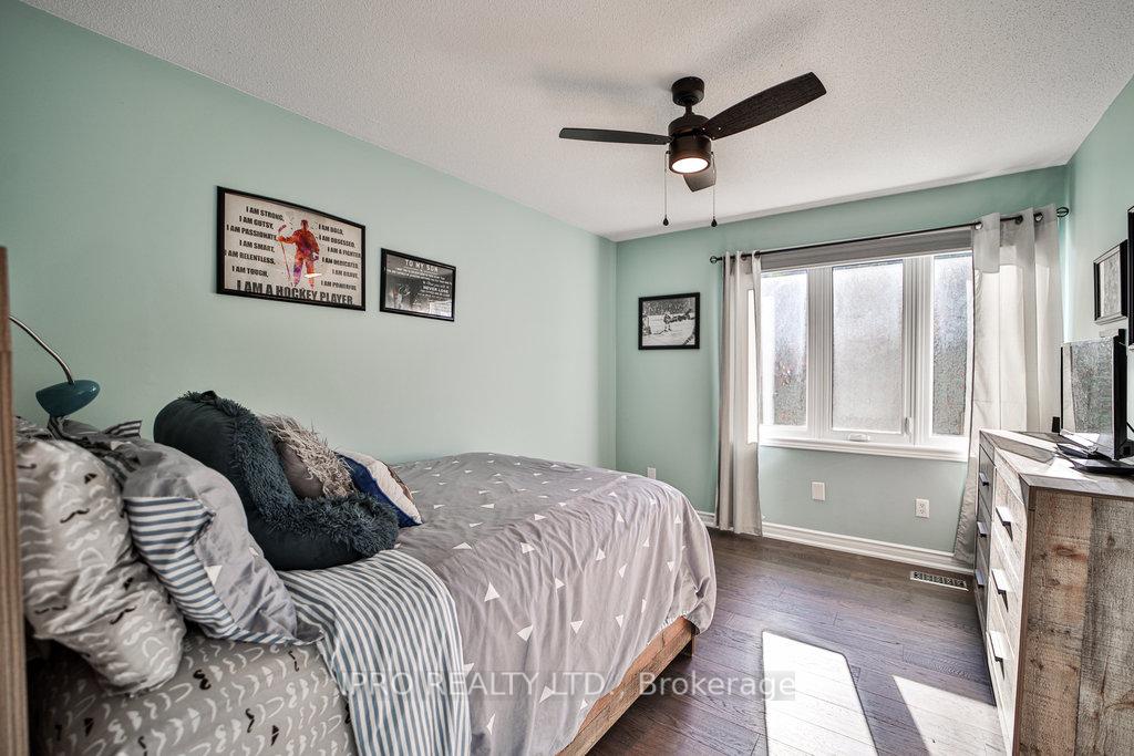 Photo 11 of 8 Carriage Lane, Clarington, Courtice — HOMEH