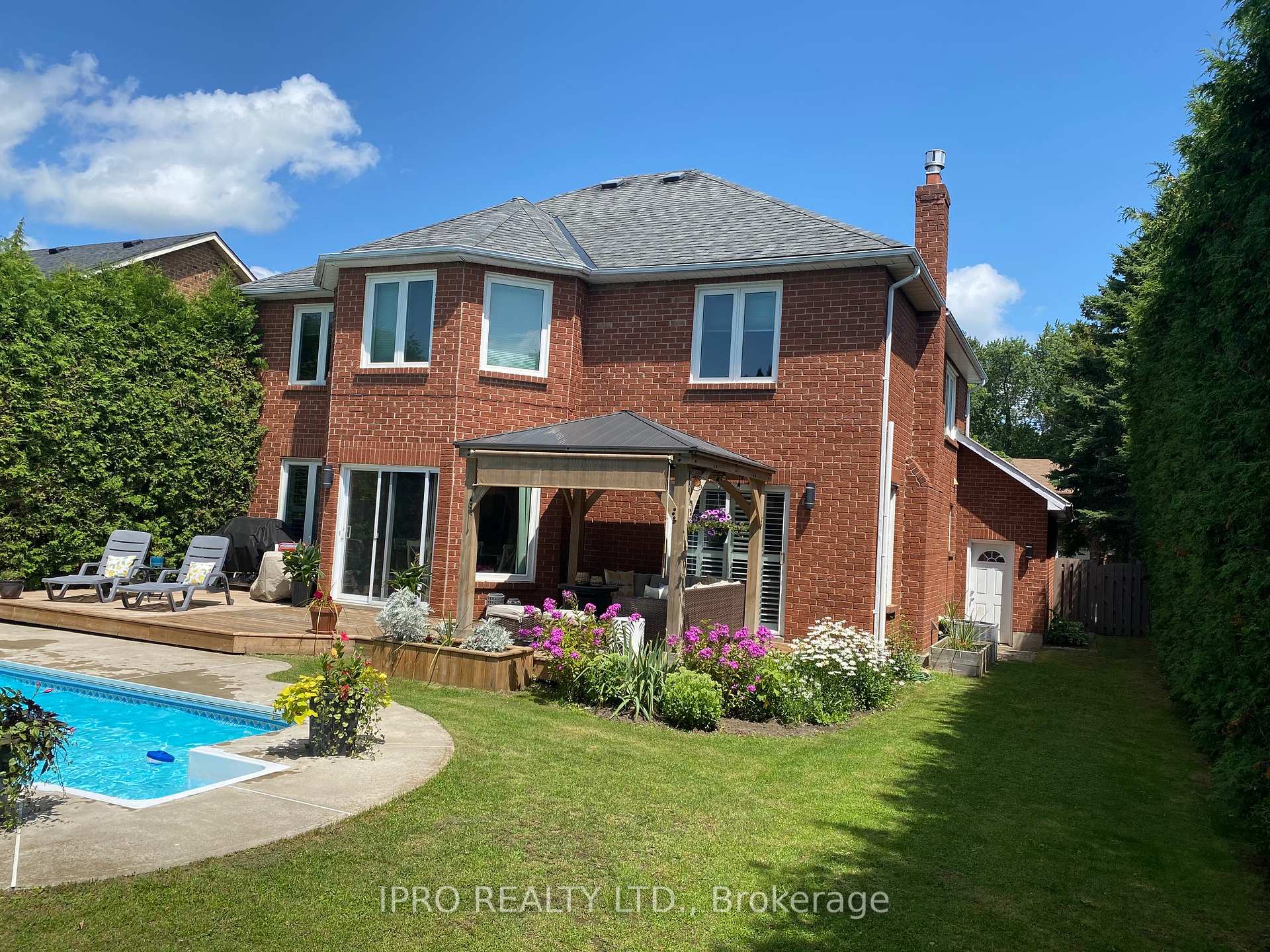 Photo 20 of 8 Carriage Lane, Clarington, Courtice — HOMEH