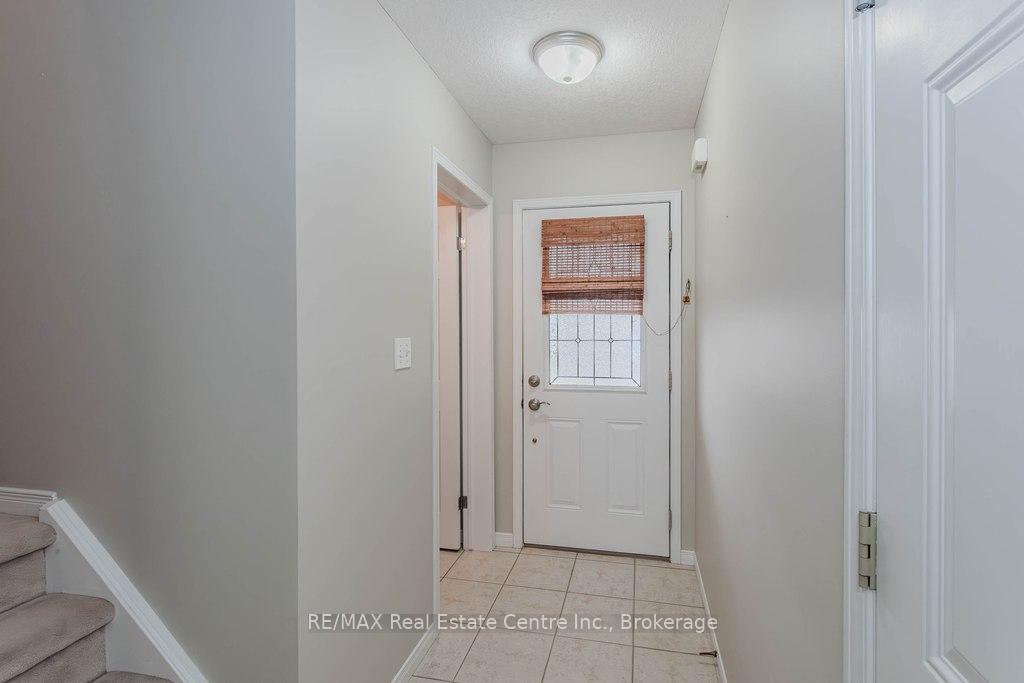 Photo 4 of 17 Hasler Crescent, Guelph, Pineridge/Westminster Woods — HOMEH