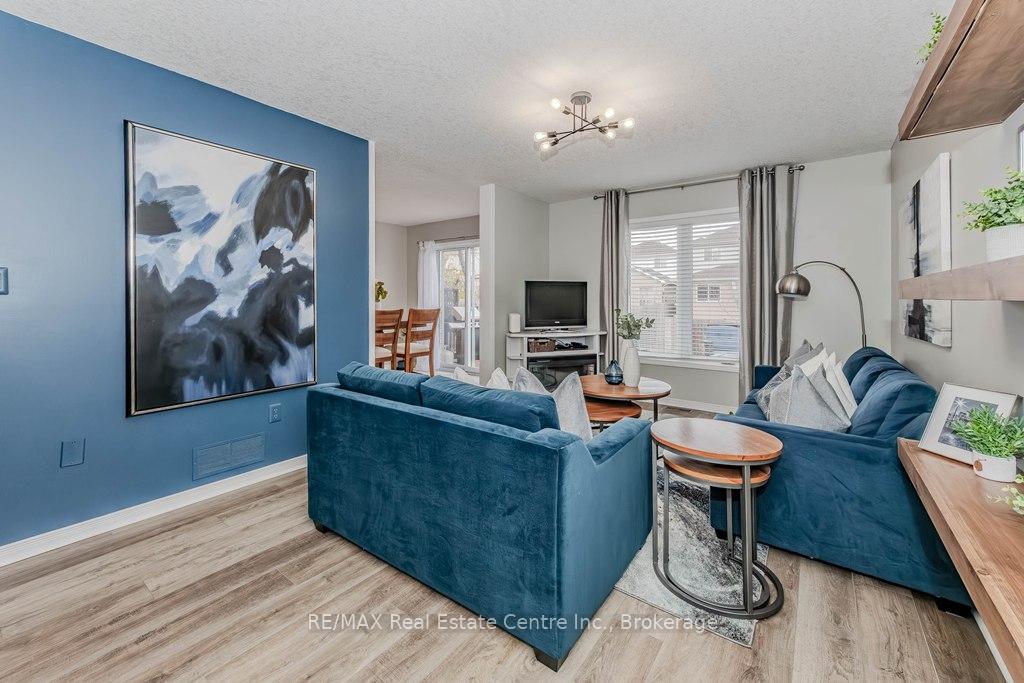 Photo 6 of 17 Hasler Crescent, Guelph, Pineridge/Westminster Woods — HOMEH