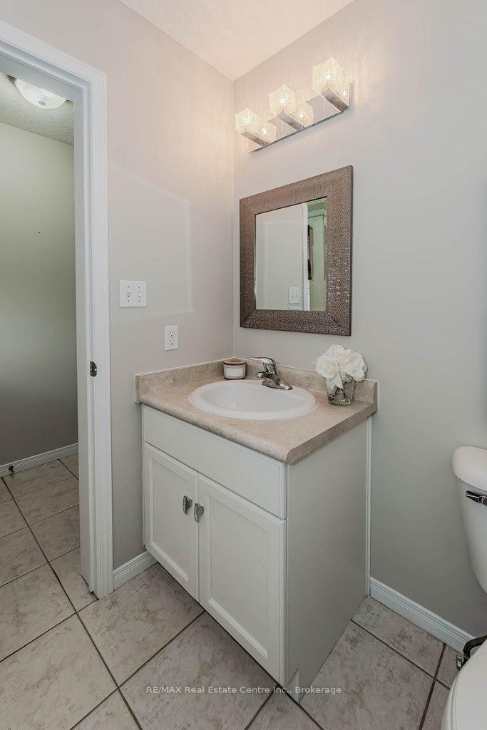 Photo 17 of 17 Hasler Crescent, Guelph, Pineridge/Westminster Woods — HOMEH
