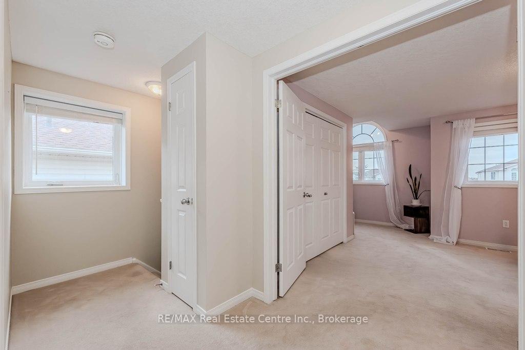 Photo 18 of 17 Hasler Crescent, Guelph, Pineridge/Westminster Woods — HOMEH