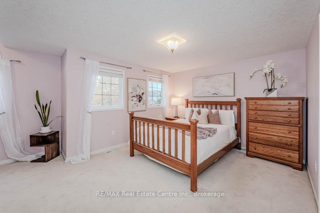 Photo 19 of 17 Hasler Crescent, Guelph, Pineridge/Westminster Woods — HOMEH