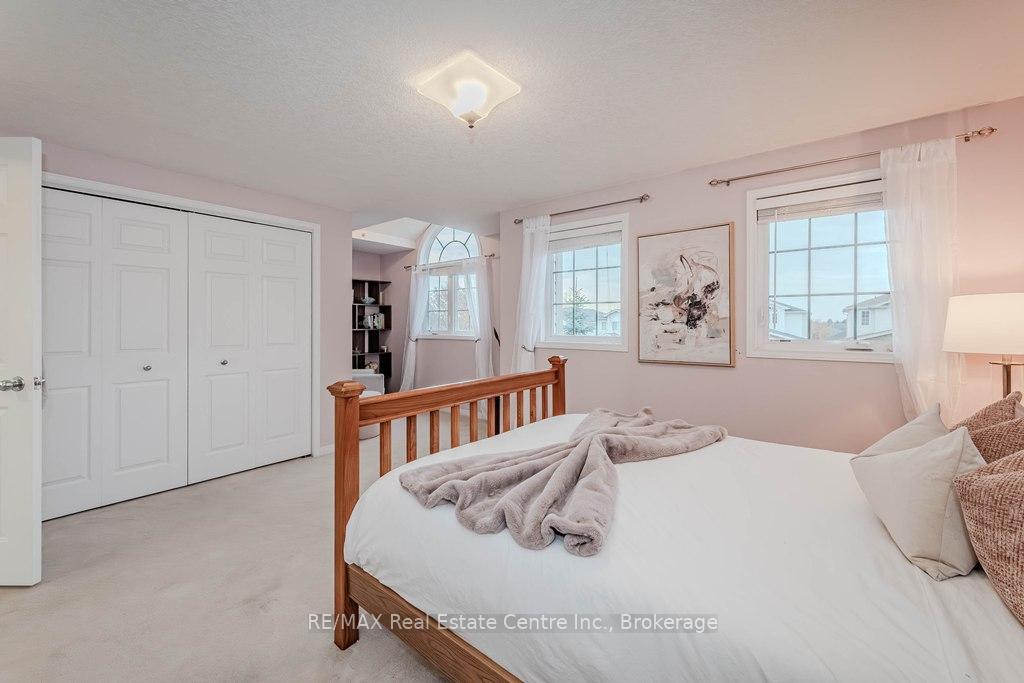 Photo 20 of 17 Hasler Crescent, Guelph, Pineridge/Westminster Woods — HOMEH