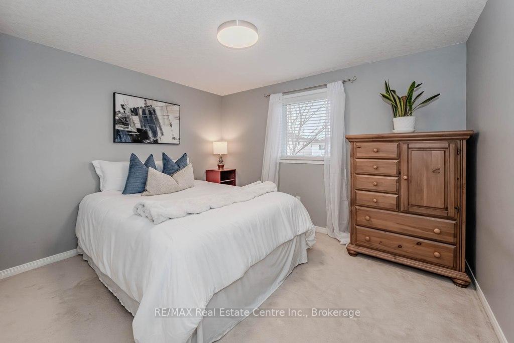 Photo 22 of 17 Hasler Crescent, Guelph, Pineridge/Westminster Woods — HOMEH