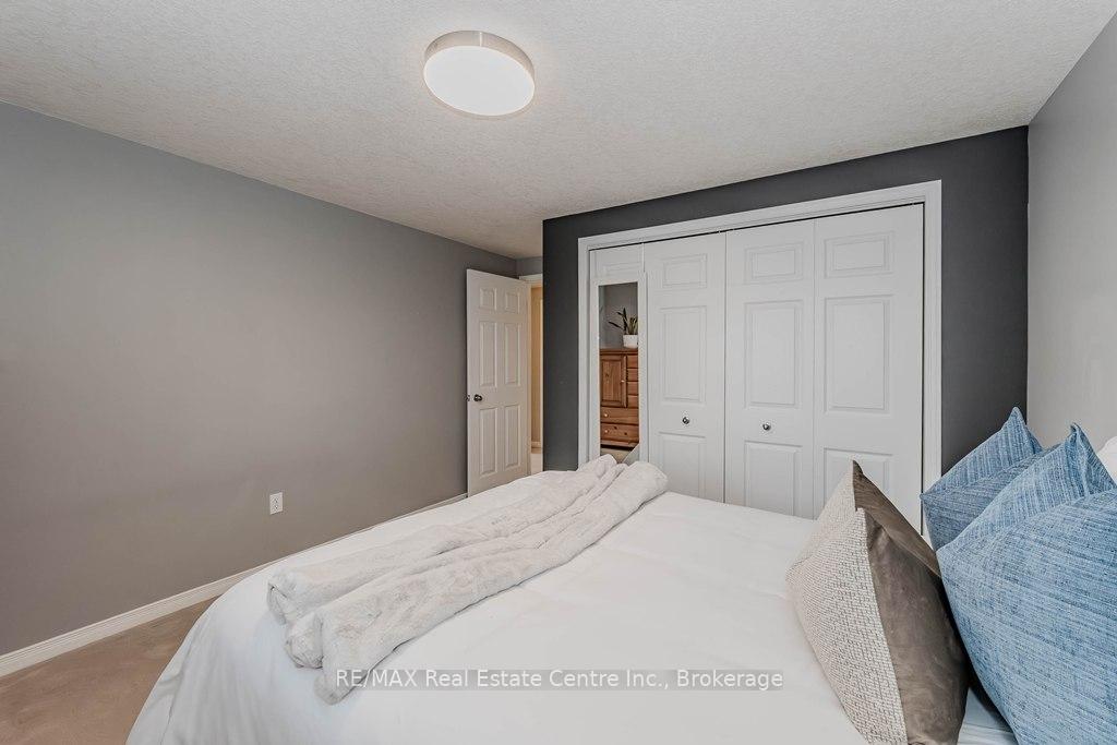 Photo 23 of 17 Hasler Crescent, Guelph, Pineridge/Westminster Woods — HOMEH