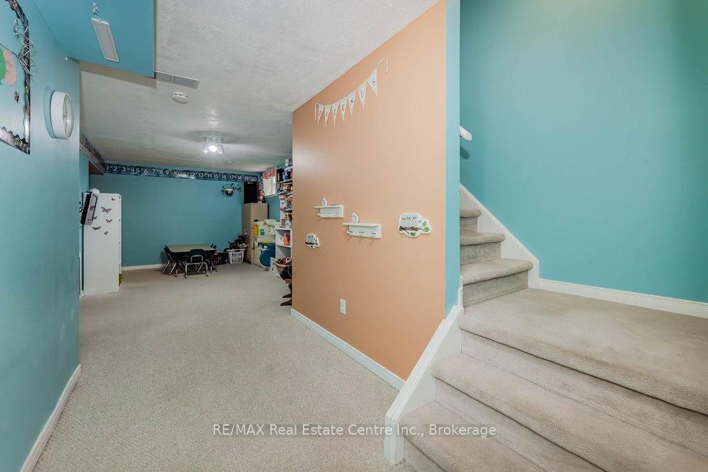 Photo 26 of 17 Hasler Crescent, Guelph, Pineridge/Westminster Woods — HOMEH