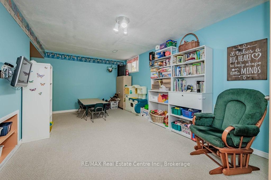 Photo 27 of 17 Hasler Crescent, Guelph, Pineridge/Westminster Woods — HOMEH
