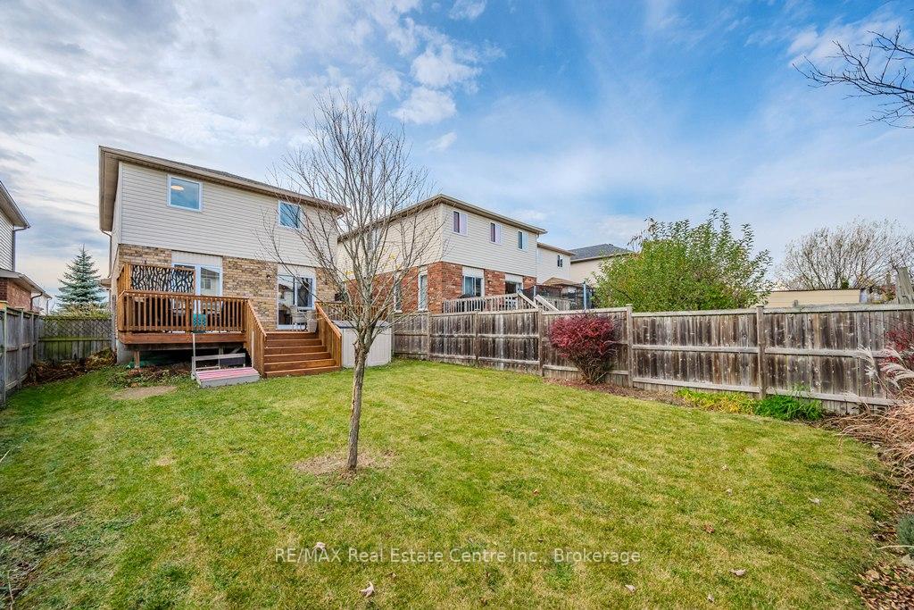 Photo 32 of 17 Hasler Crescent, Guelph, Pineridge/Westminster Woods — HOMEH