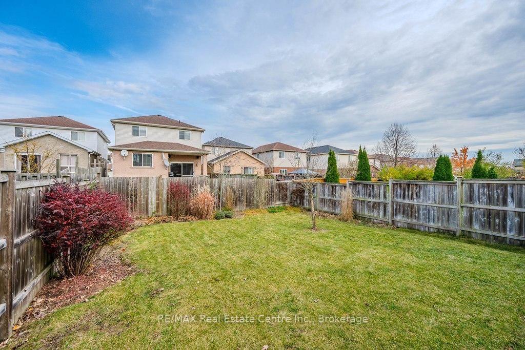 Photo 37 of 17 Hasler Crescent, Guelph, Pineridge/Westminster Woods — HOMEH