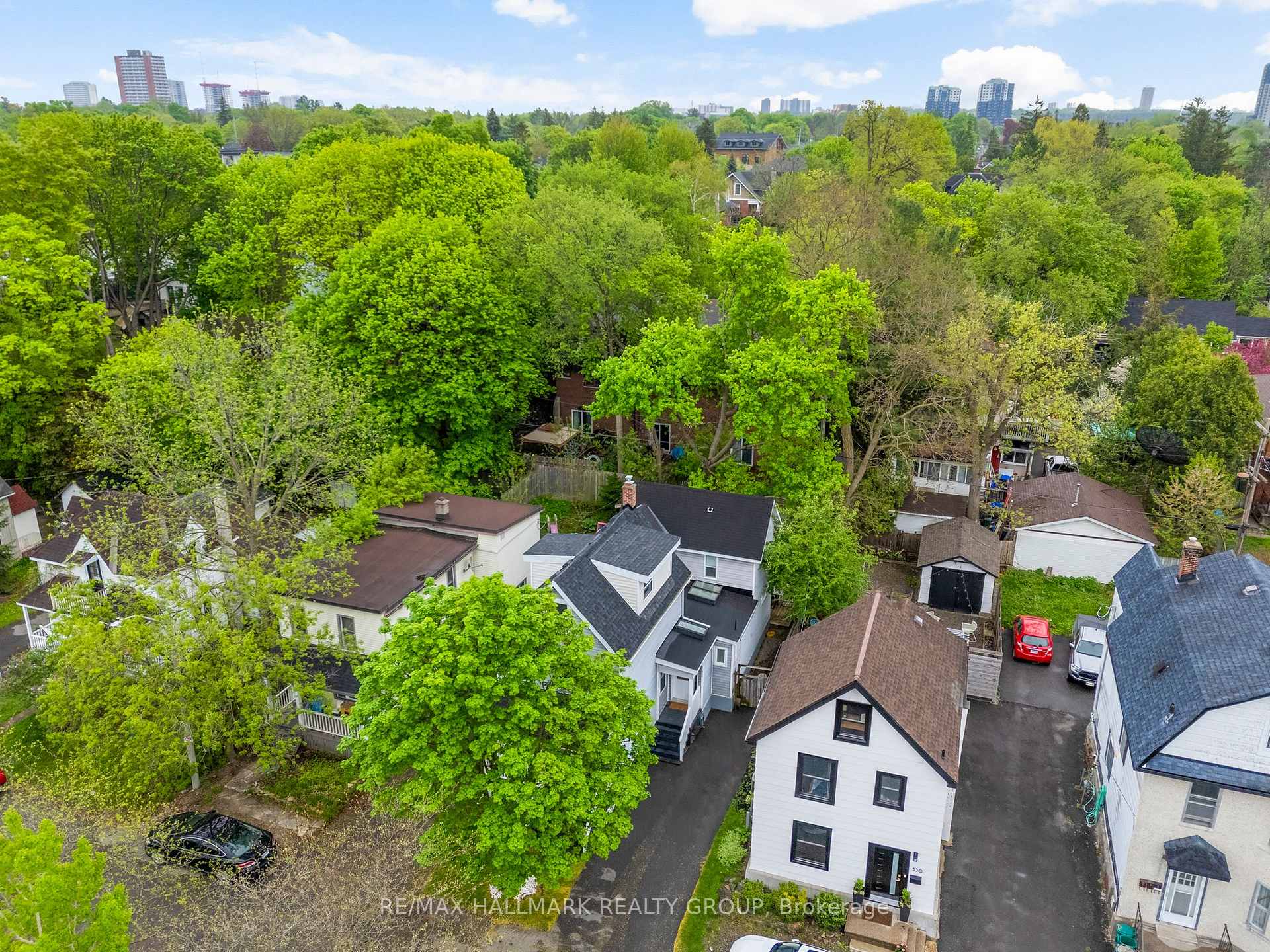 Photo 10 of 528 Lower Byron Avenue, Ottawa, McKellar/Highland — HOMEH