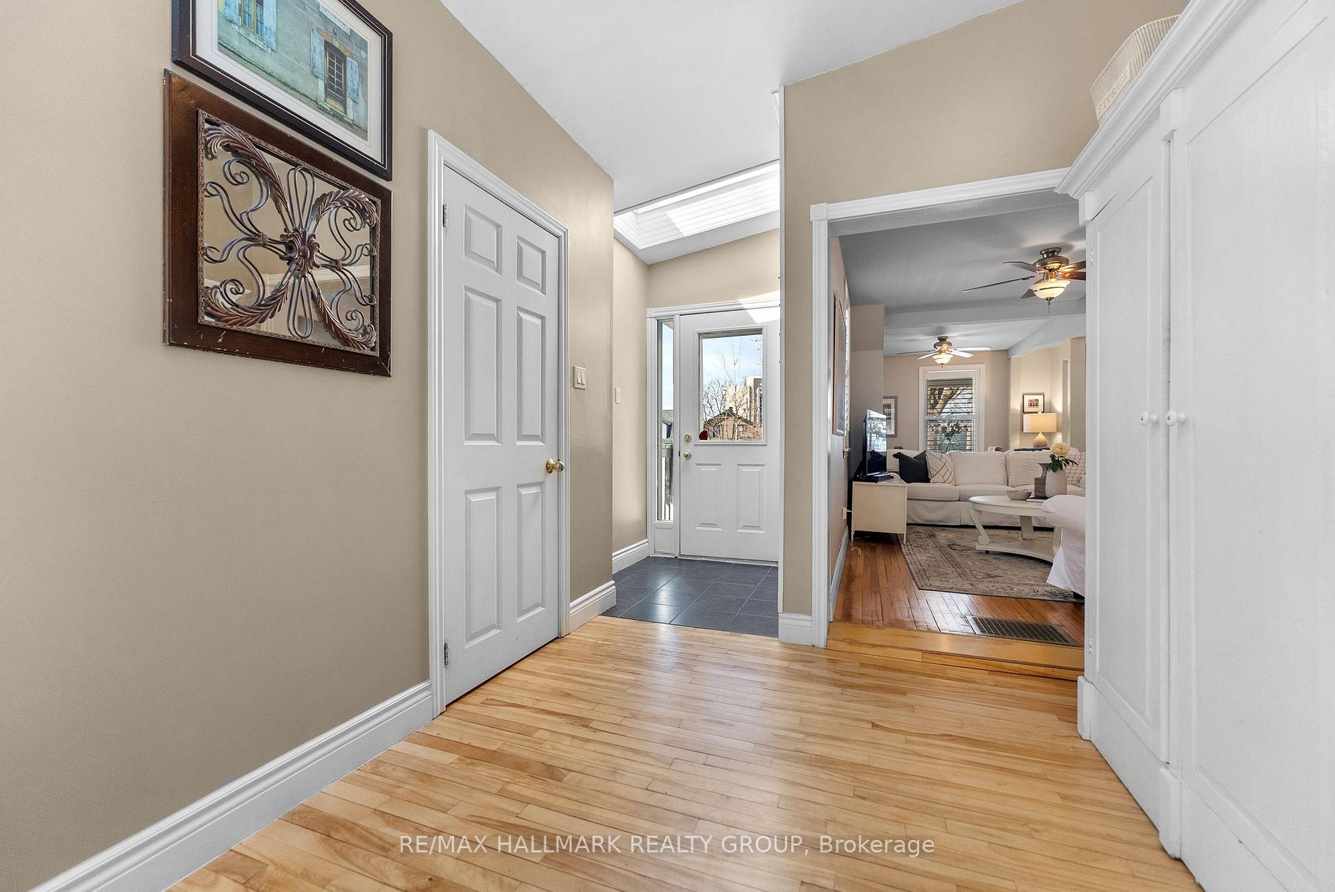 Photo 4 of 528 Lower Byron Avenue, Ottawa, McKellar/Highland — HOMEH