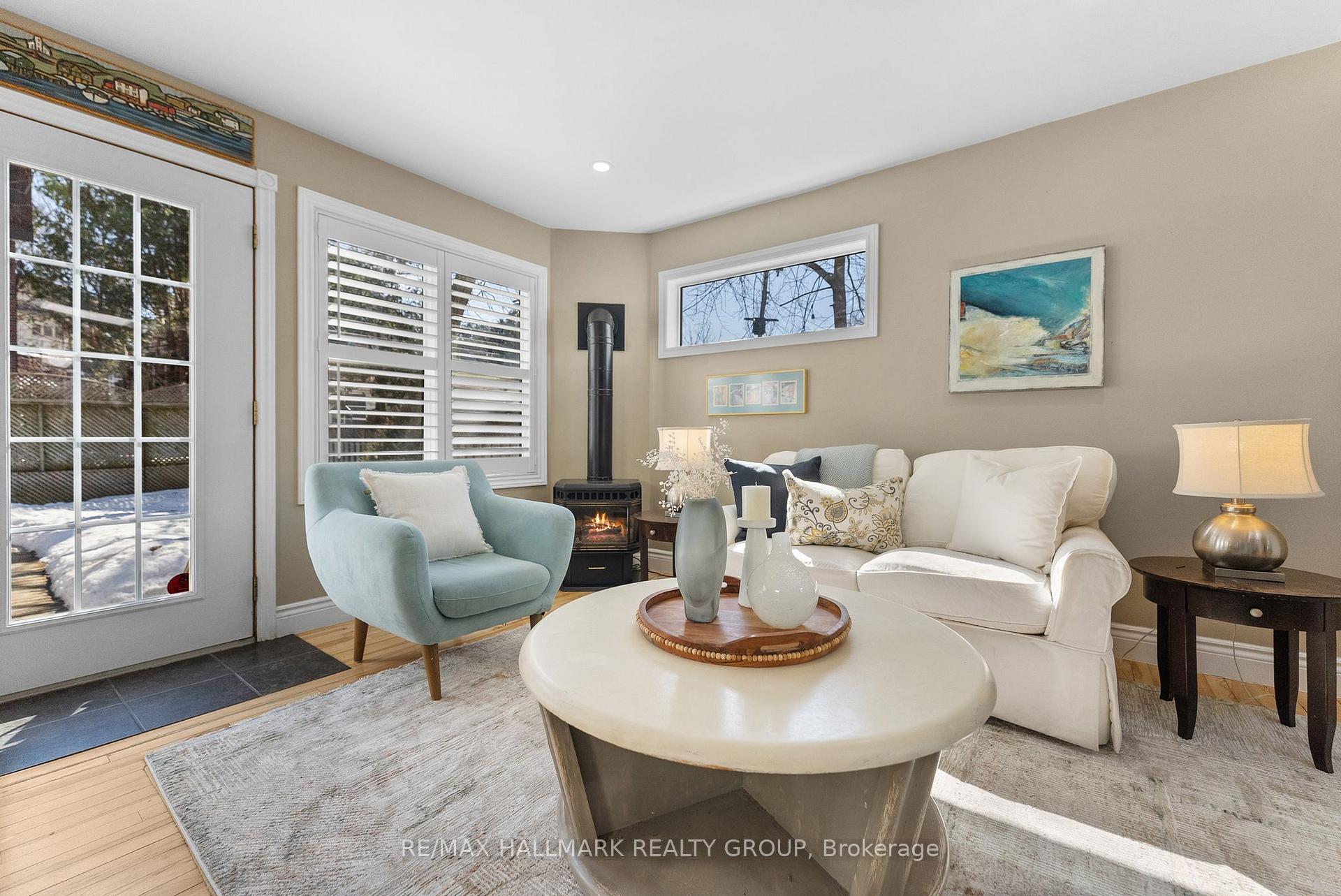 Photo 8 of 528 Lower Byron Avenue, Ottawa, McKellar/Highland — HOMEH