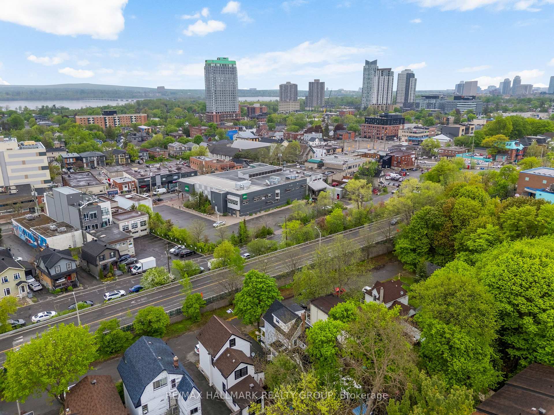 Photo 45 of 528 Lower Byron Avenue, Ottawa, McKellar/Highland — HOMEH