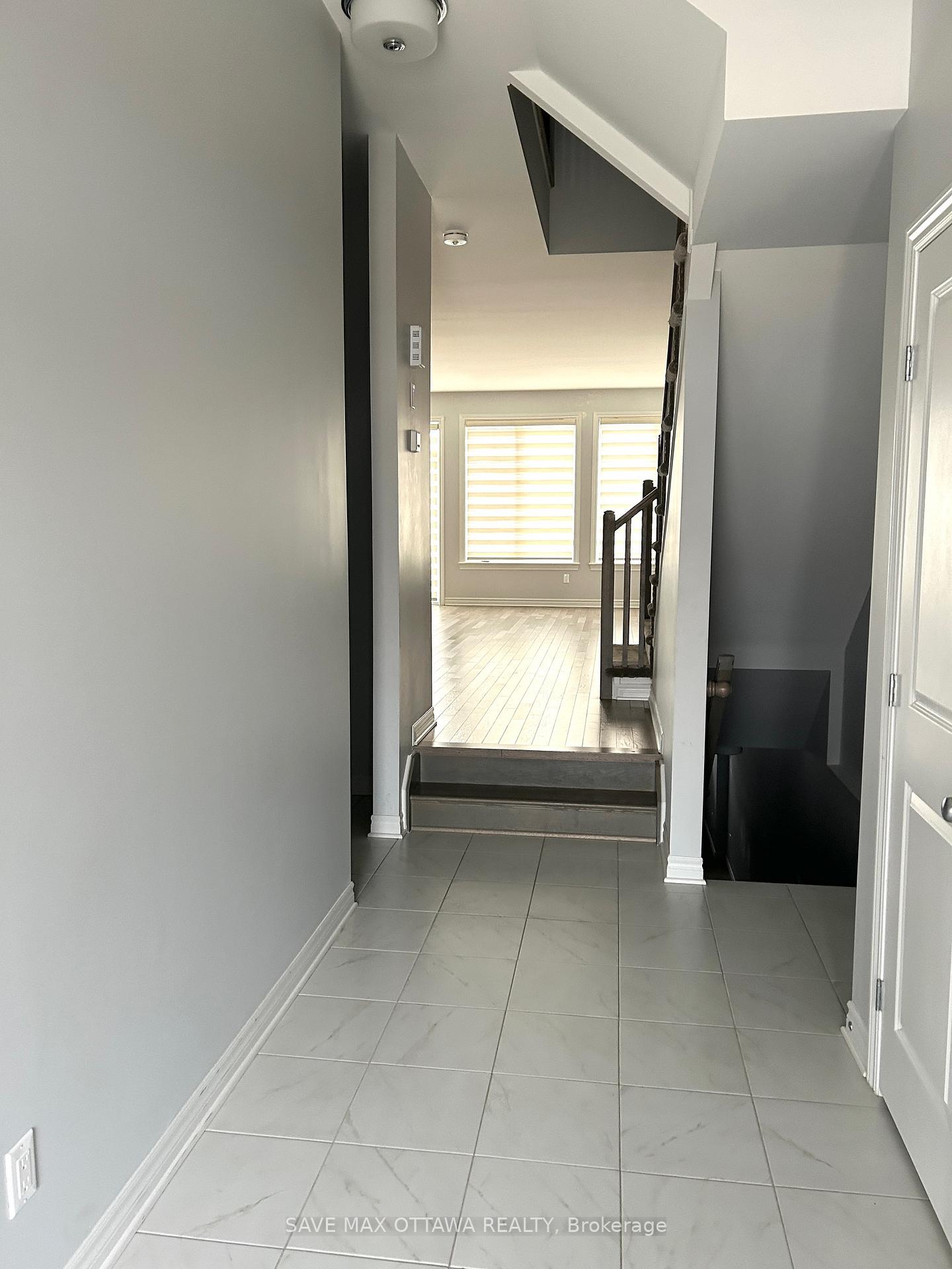 Photo 2 of 363 Barrett Farm Drive, Ottawa, Blossom Park/Kemp Park/Findlay Creek — HOMEH