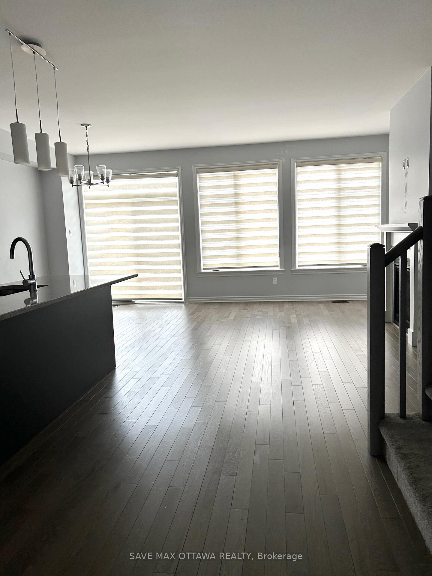 Photo 3 of 363 Barrett Farm Drive, Ottawa, Blossom Park/Kemp Park/Findlay Creek — HOMEH