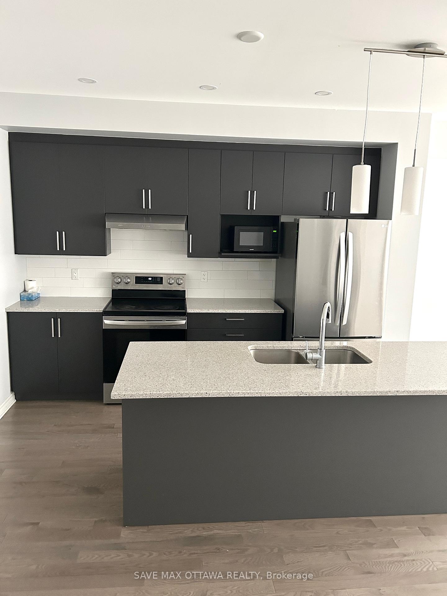 Photo 11 of 363 Barrett Farm Drive, Ottawa, Blossom Park/Kemp Park/Findlay Creek — HOMEH