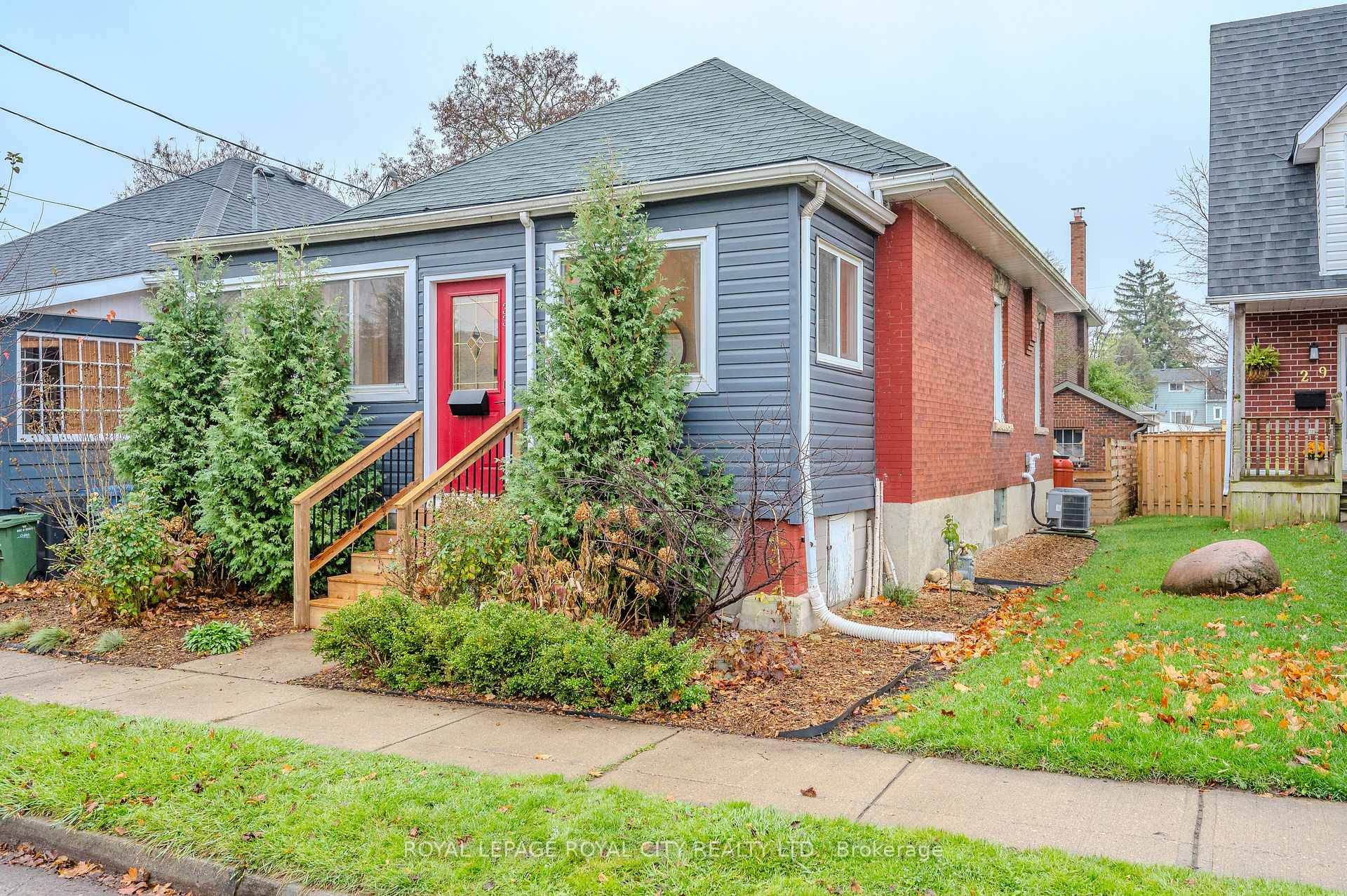 Photo 2 of 33 Audrey Avenue, Guelph, St. Patrick's Ward — HOMEH