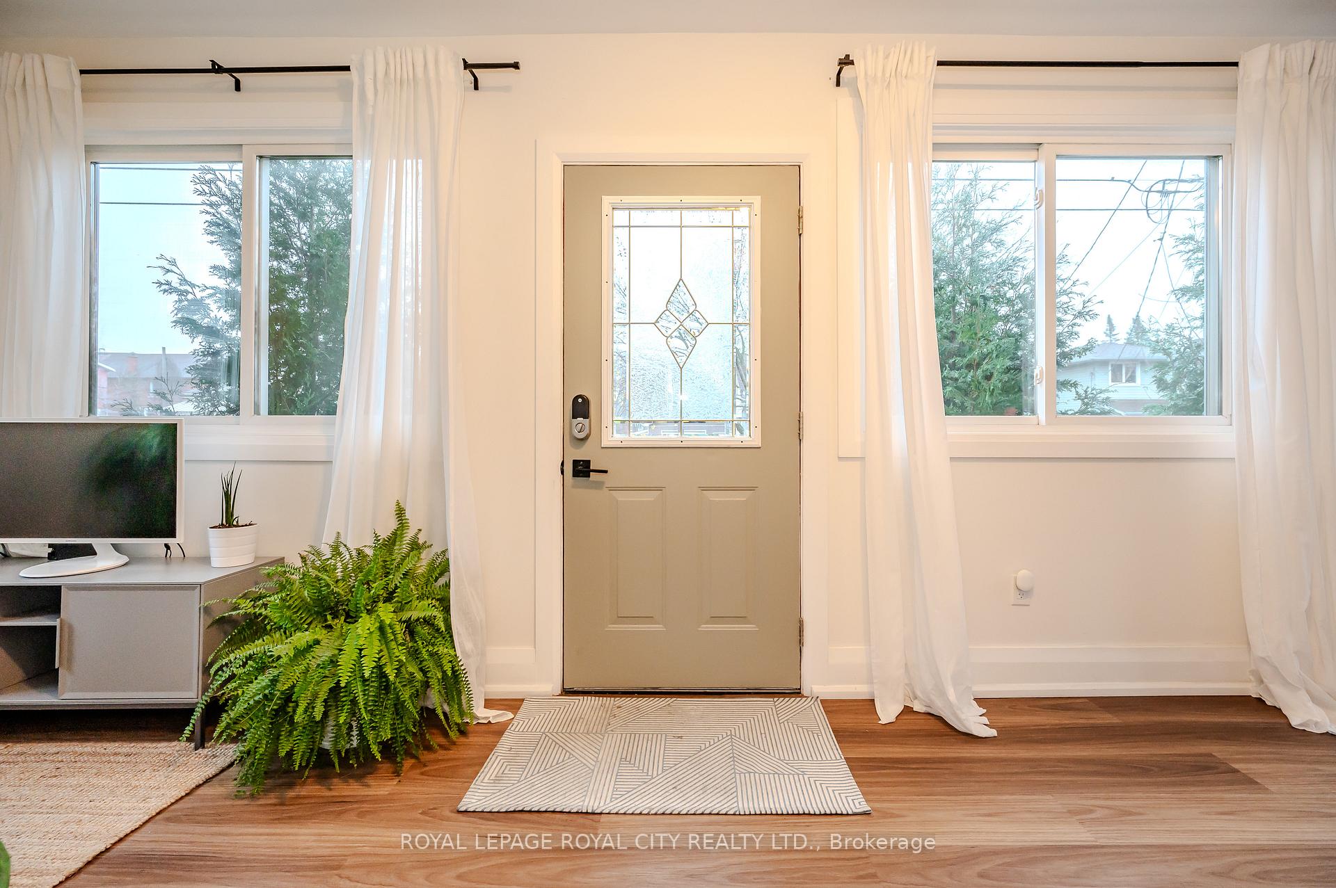 Photo 5 of 33 Audrey Avenue, Guelph, St. Patrick's Ward — HOMEH