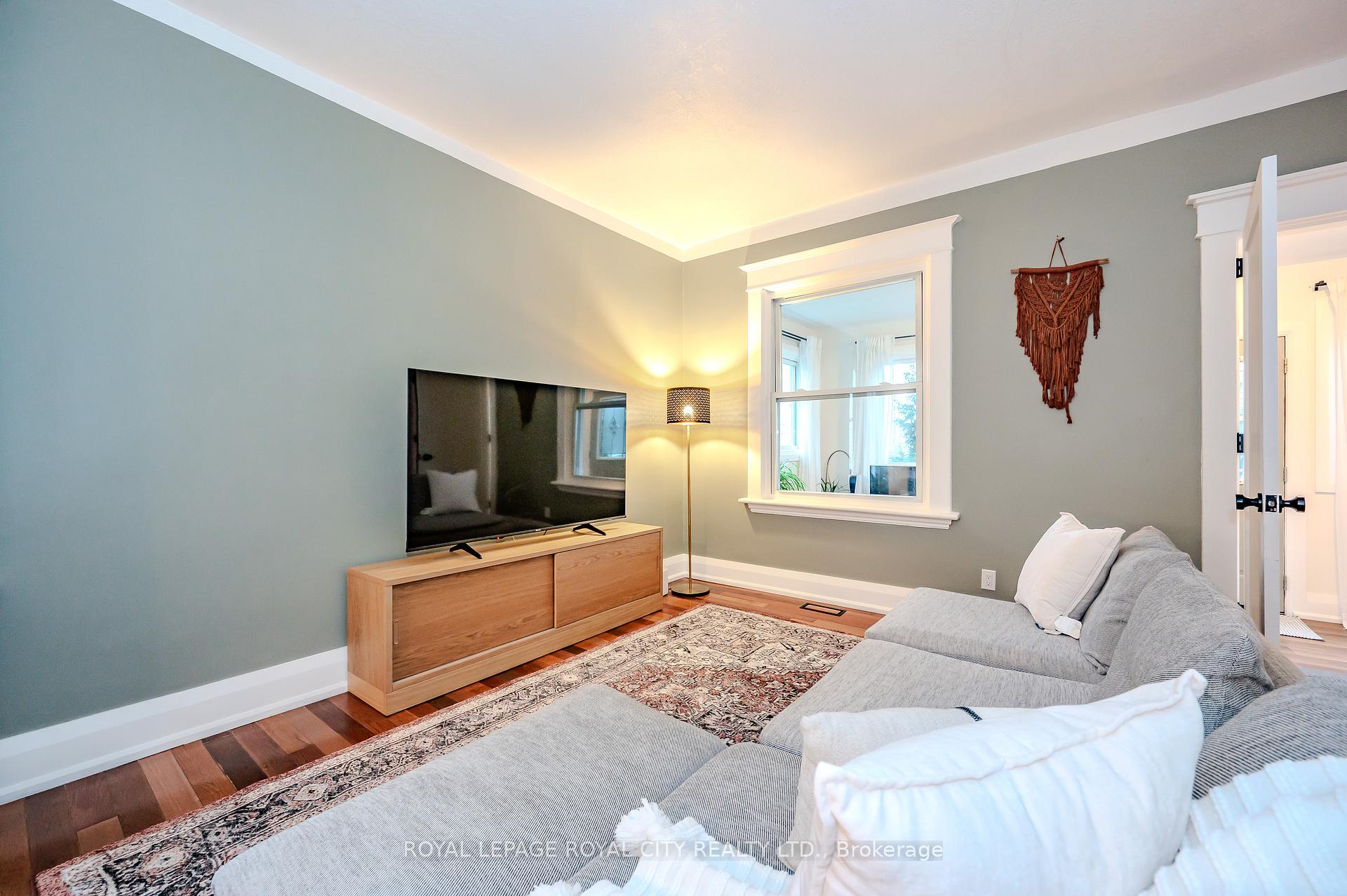 Photo 12 of 33 Audrey Avenue, Guelph, St. Patrick's Ward — HOMEH