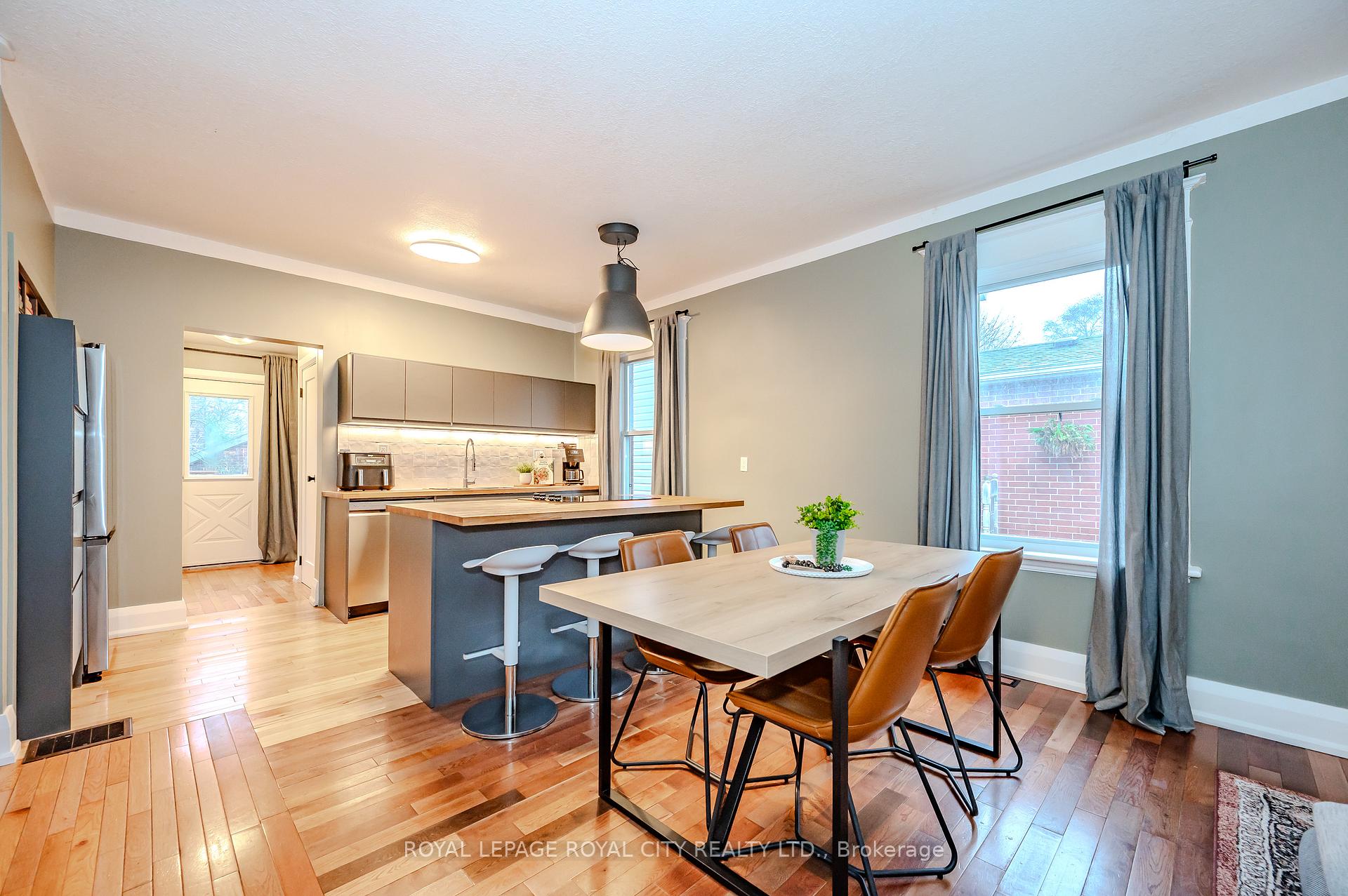 Photo 16 of 33 Audrey Avenue, Guelph, St. Patrick's Ward — HOMEH