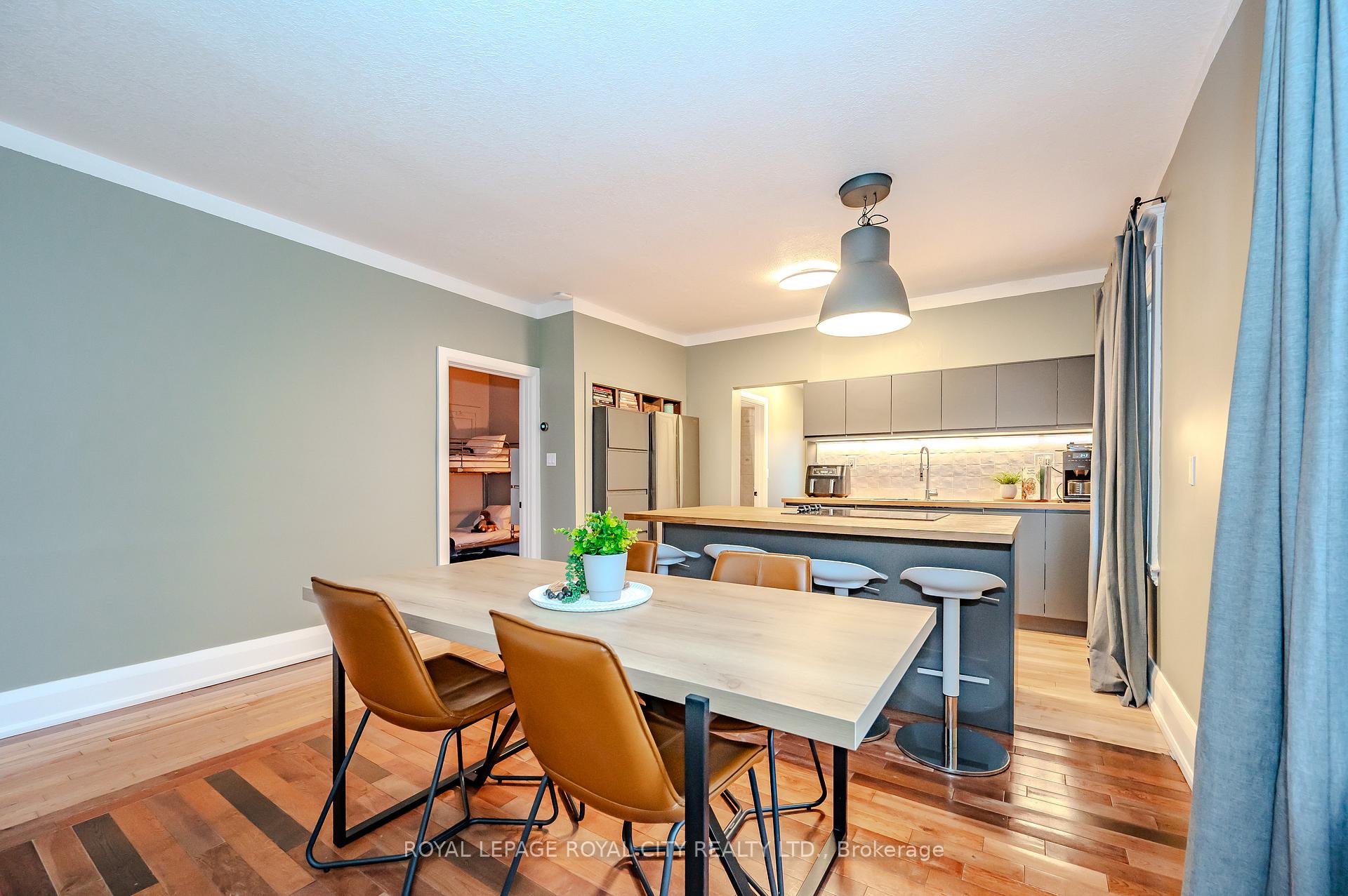 Photo 17 of 33 Audrey Avenue, Guelph, St. Patrick's Ward — HOMEH