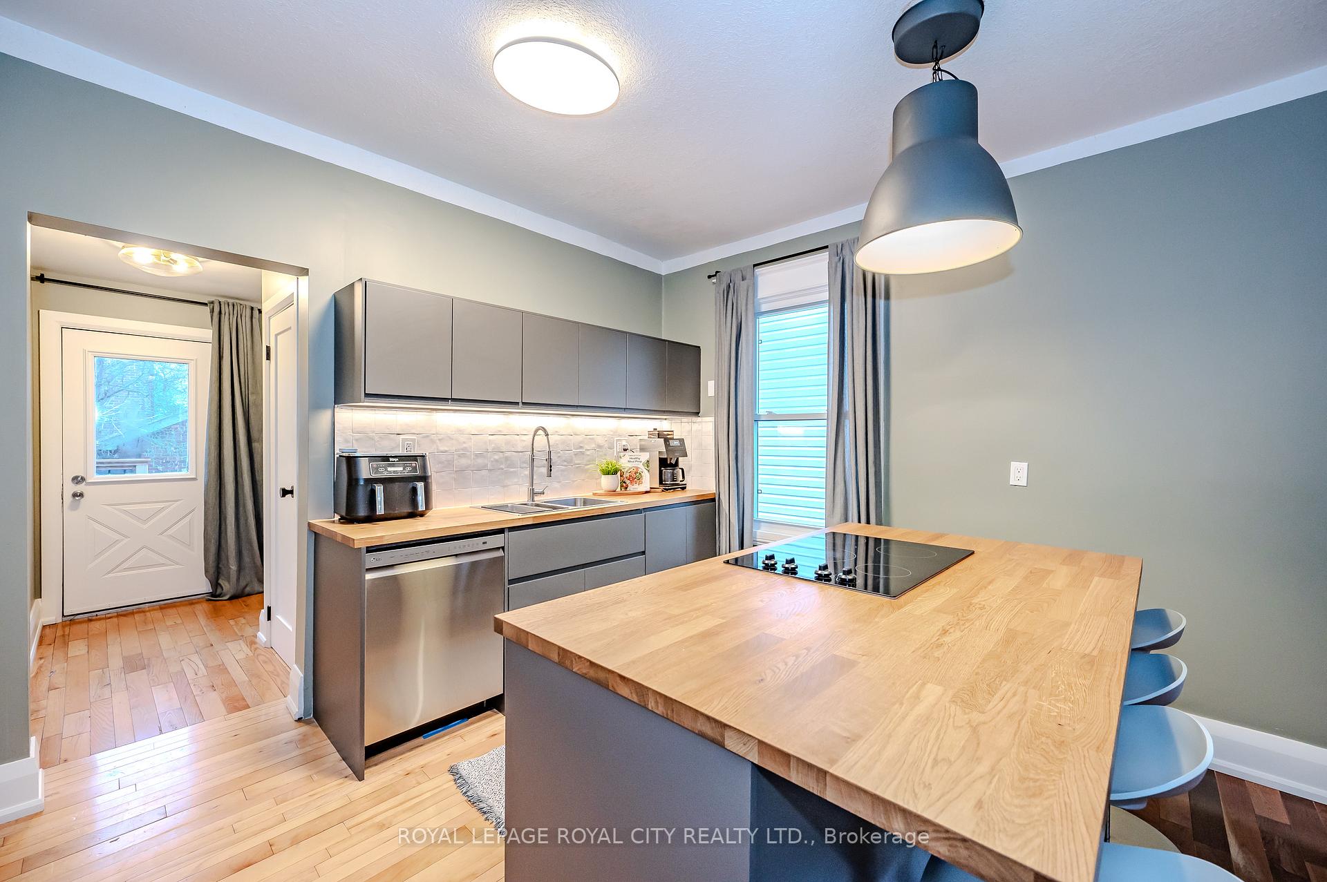 Photo 19 of 33 Audrey Avenue, Guelph, St. Patrick's Ward — HOMEH