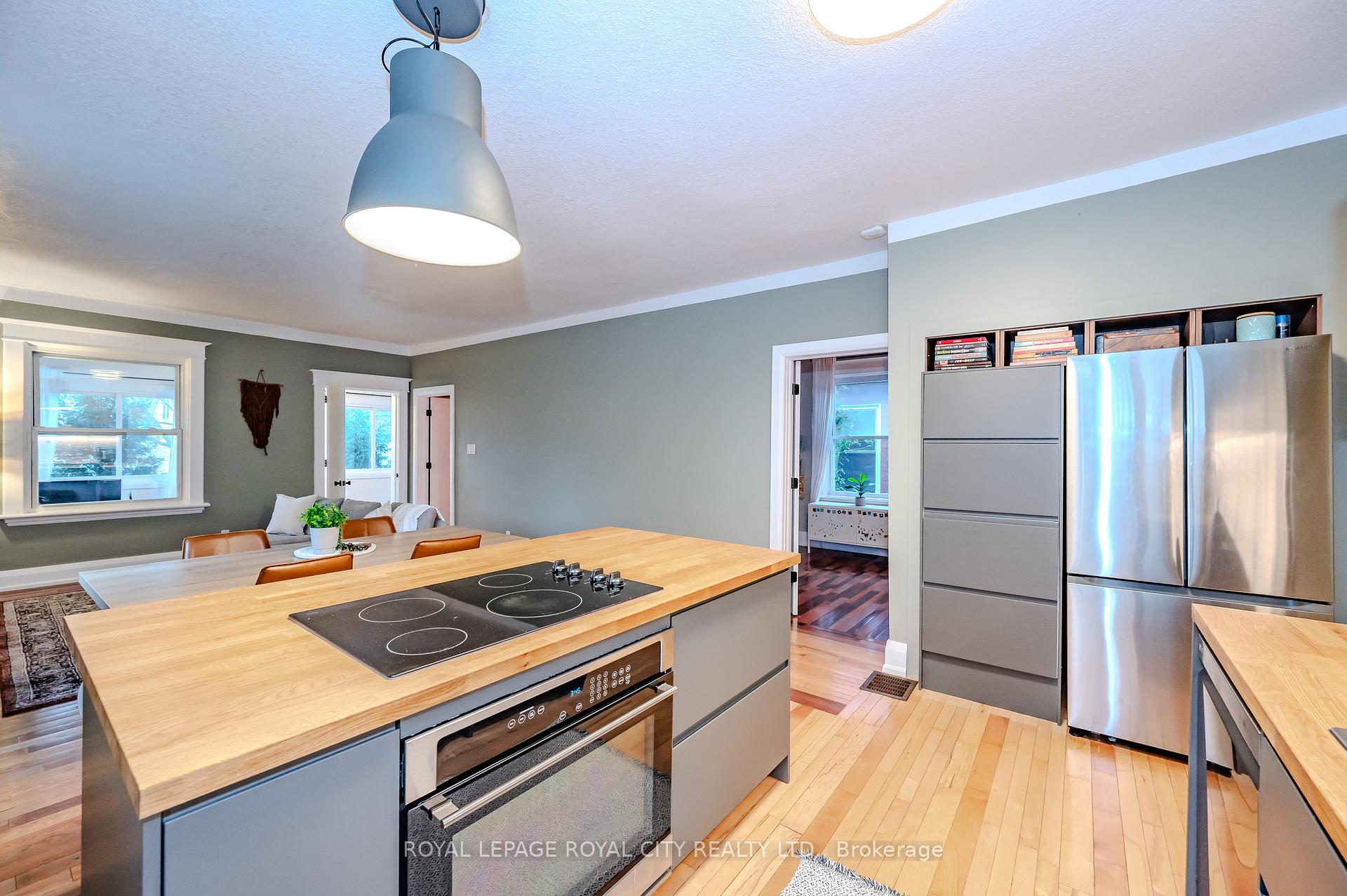 Photo 21 of 33 Audrey Avenue, Guelph, St. Patrick's Ward — HOMEH