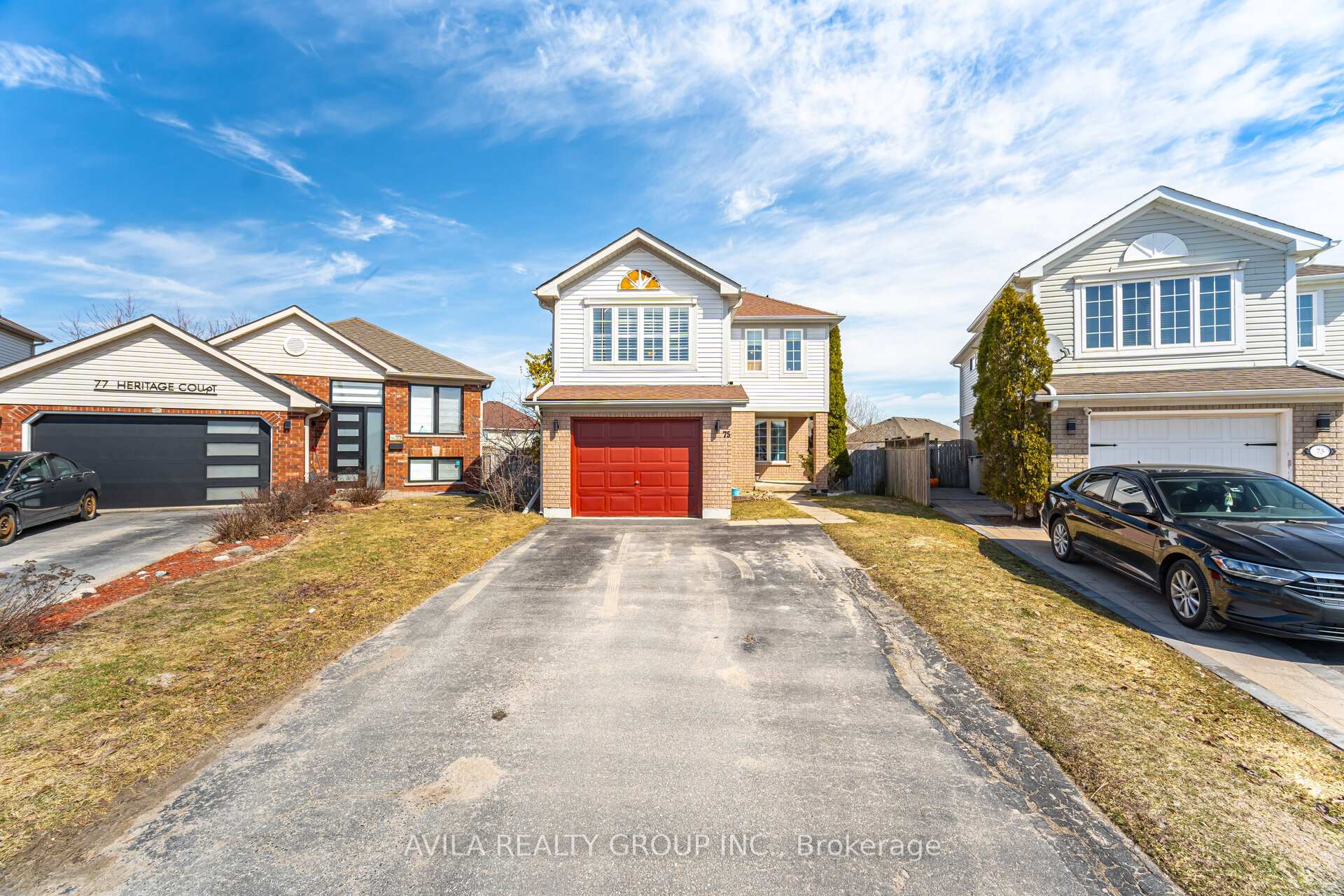 Photo 2 of 75 Heritage Court, Barrie, Painswick South — HOMEH