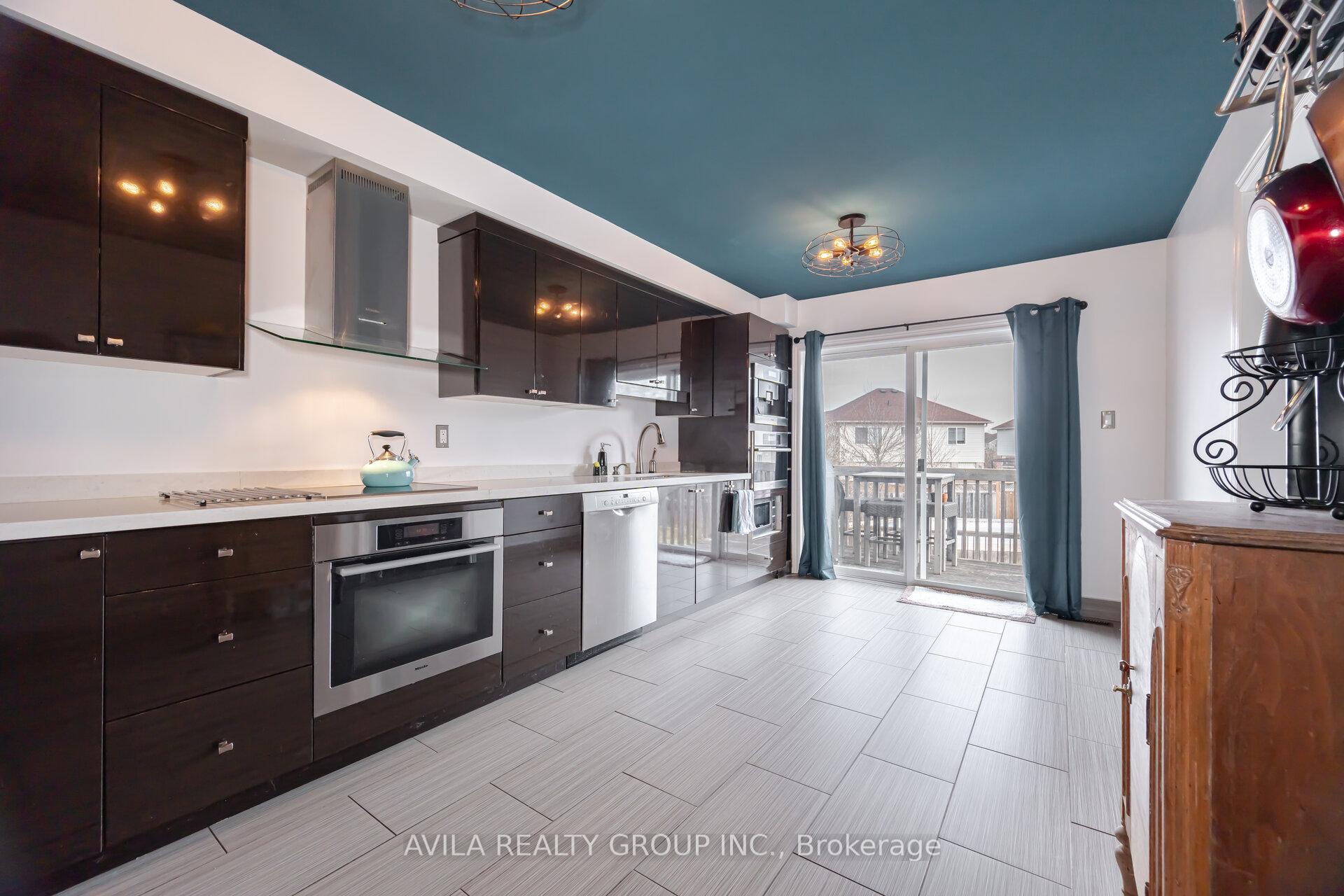 Photo 12 of 75 Heritage Court, Barrie, Painswick South — HOMEH