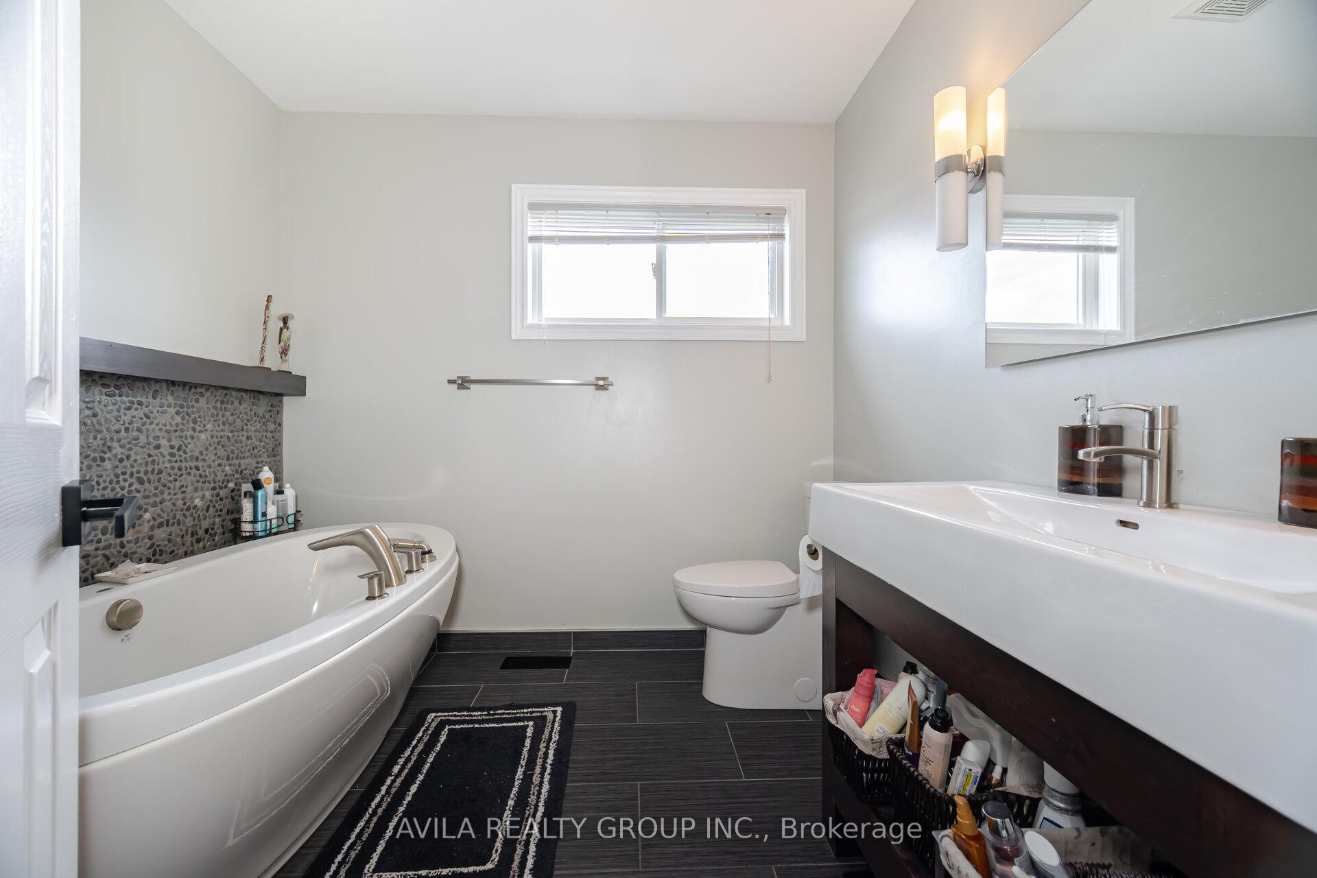 Photo 27 of 75 Heritage Court, Barrie, Painswick South — HOMEH
