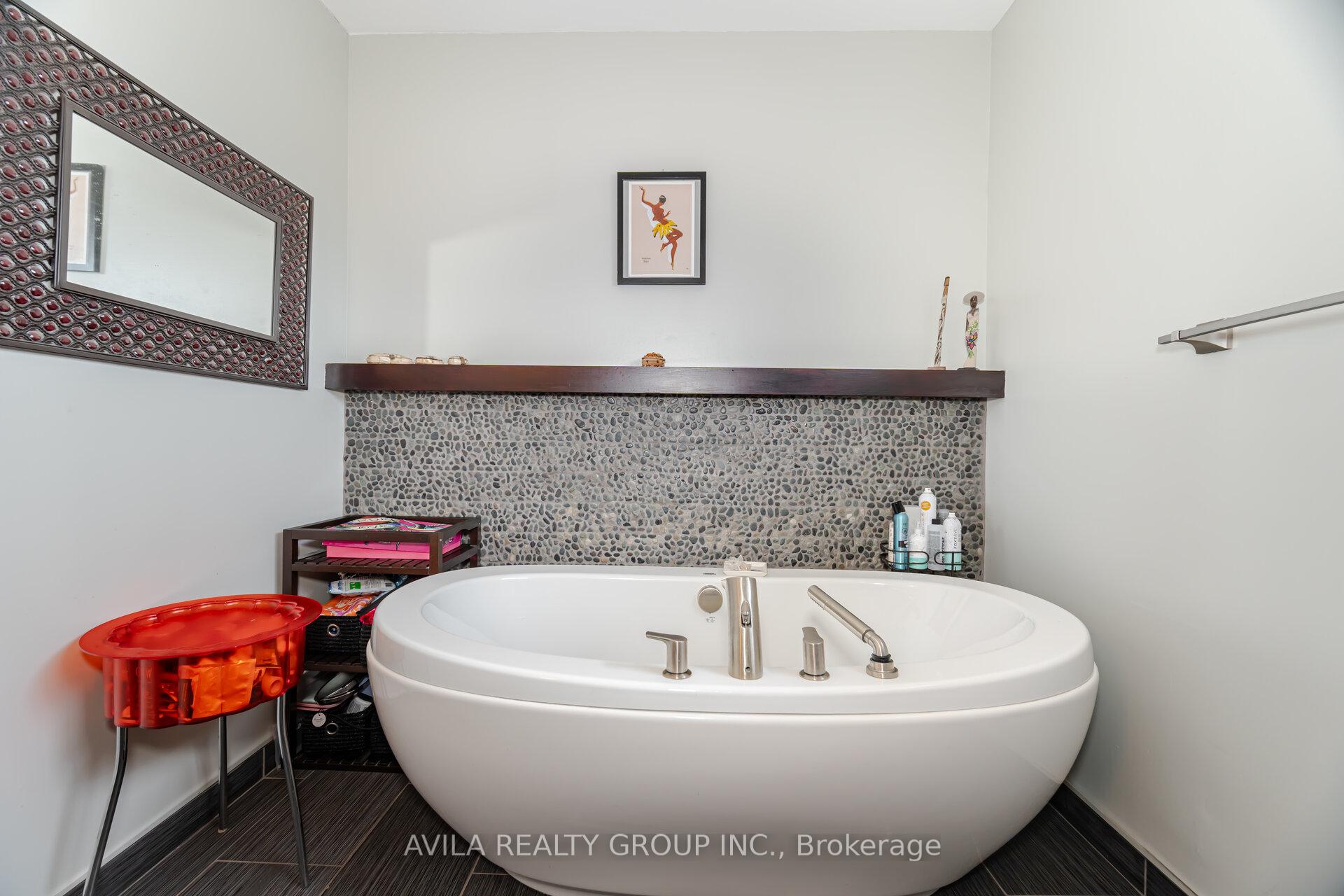Photo 28 of 75 Heritage Court, Barrie, Painswick South — HOMEH