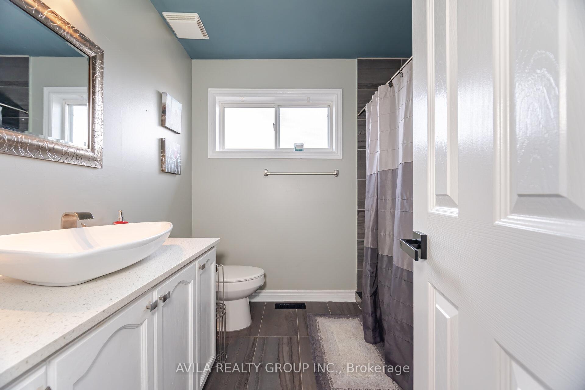 Photo 33 of 75 Heritage Court, Barrie, Painswick South — HOMEH