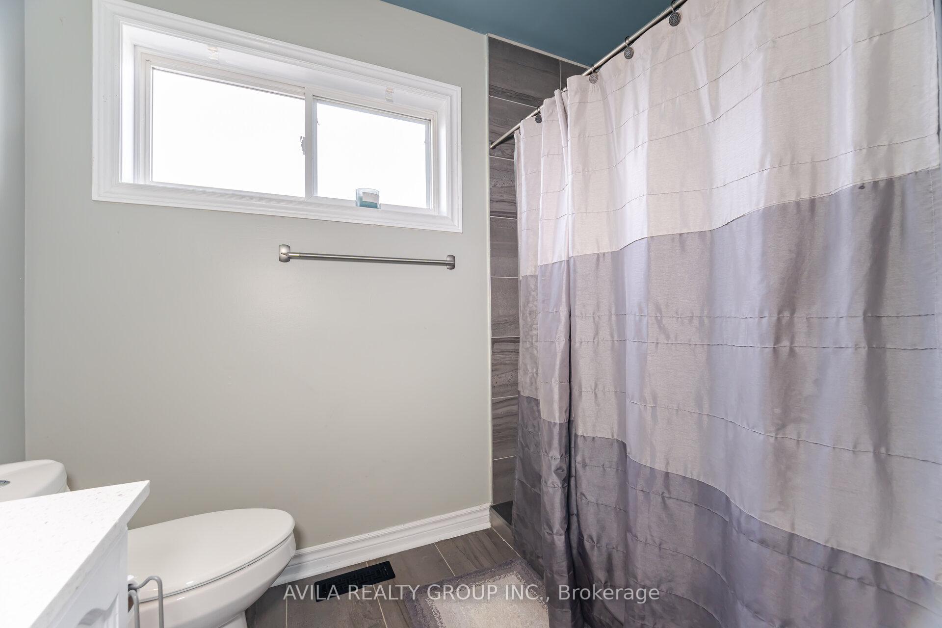 Photo 35 of 75 Heritage Court, Barrie, Painswick South — HOMEH