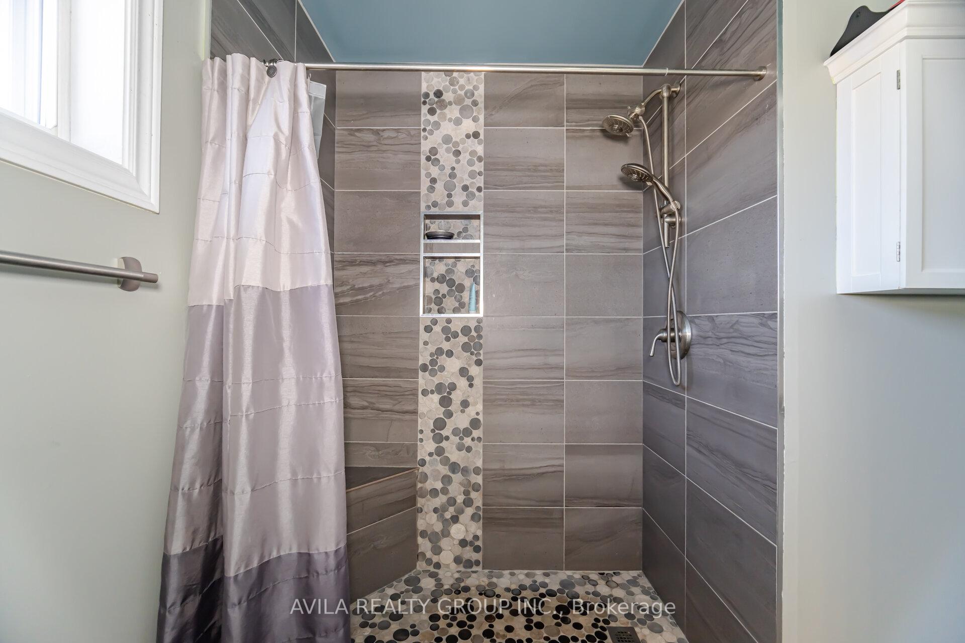 Photo 36 of 75 Heritage Court, Barrie, Painswick South — HOMEH