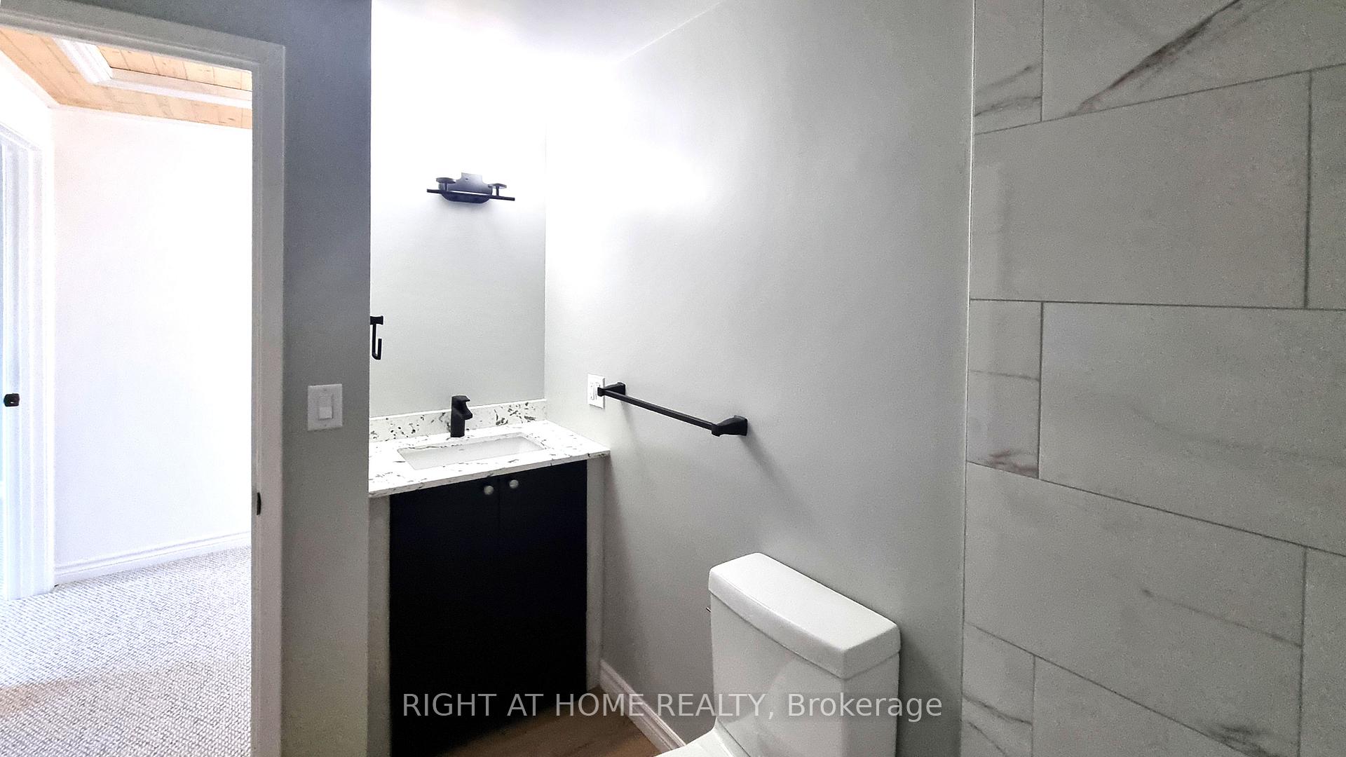 Photo 7 of 88 Kipling Place, Barrie, Letitia Heights — HOMEH