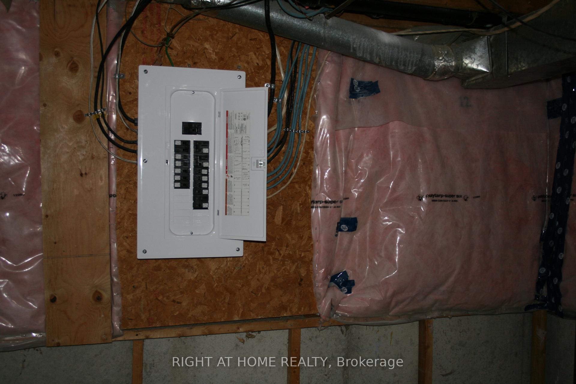 Photo 18 of 88 Kipling Place, Barrie, Letitia Heights — HOMEH