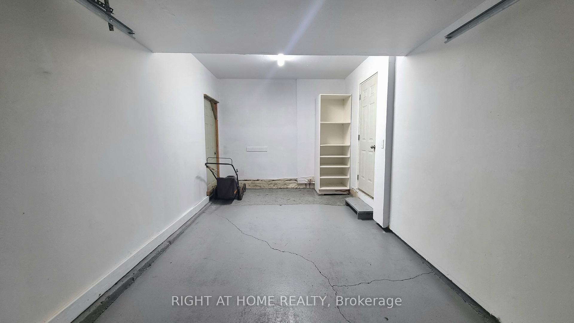 Photo 19 of 88 Kipling Place, Barrie, Letitia Heights — HOMEH