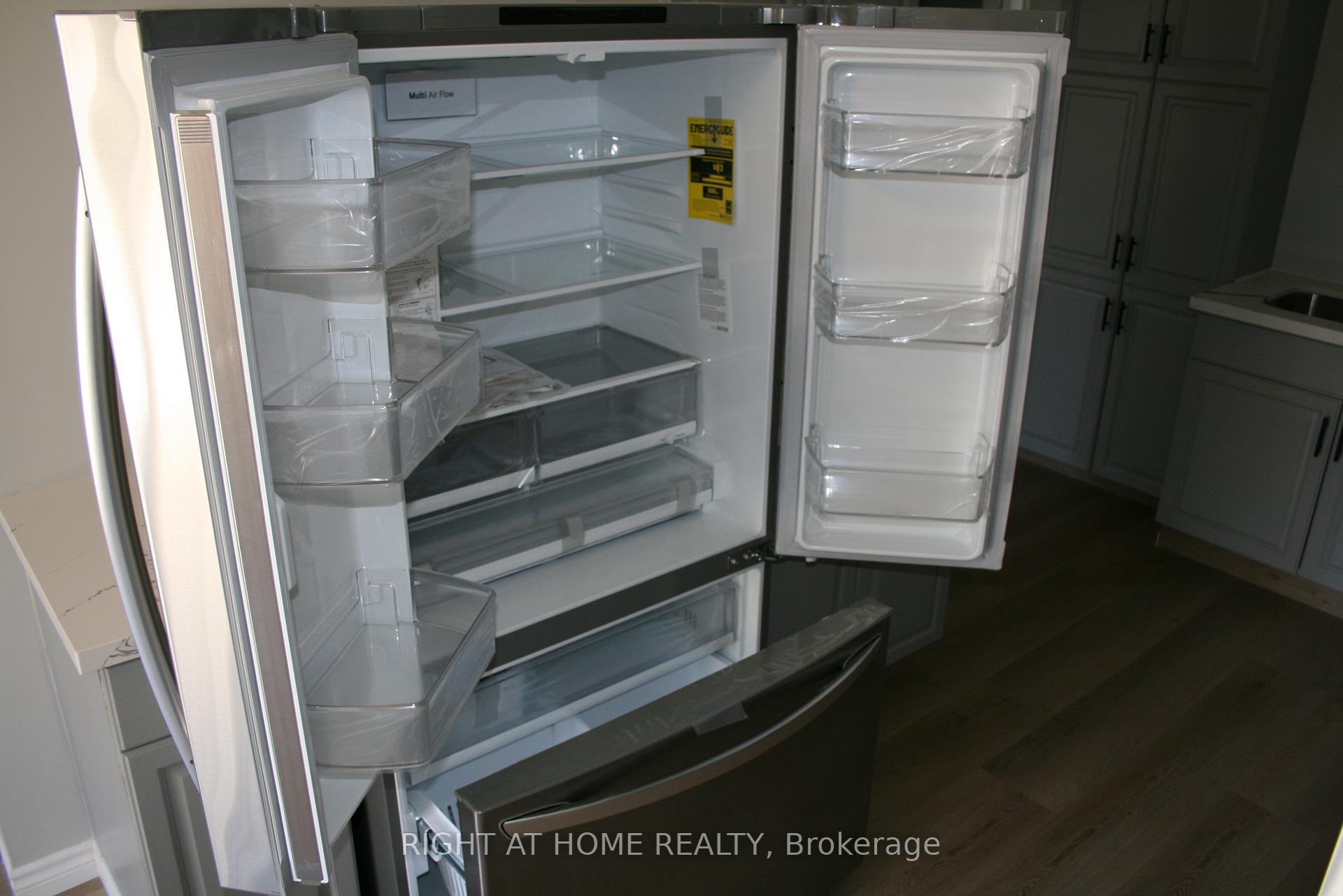 Photo 25 of 88 Kipling Place, Barrie, Letitia Heights — HOMEH