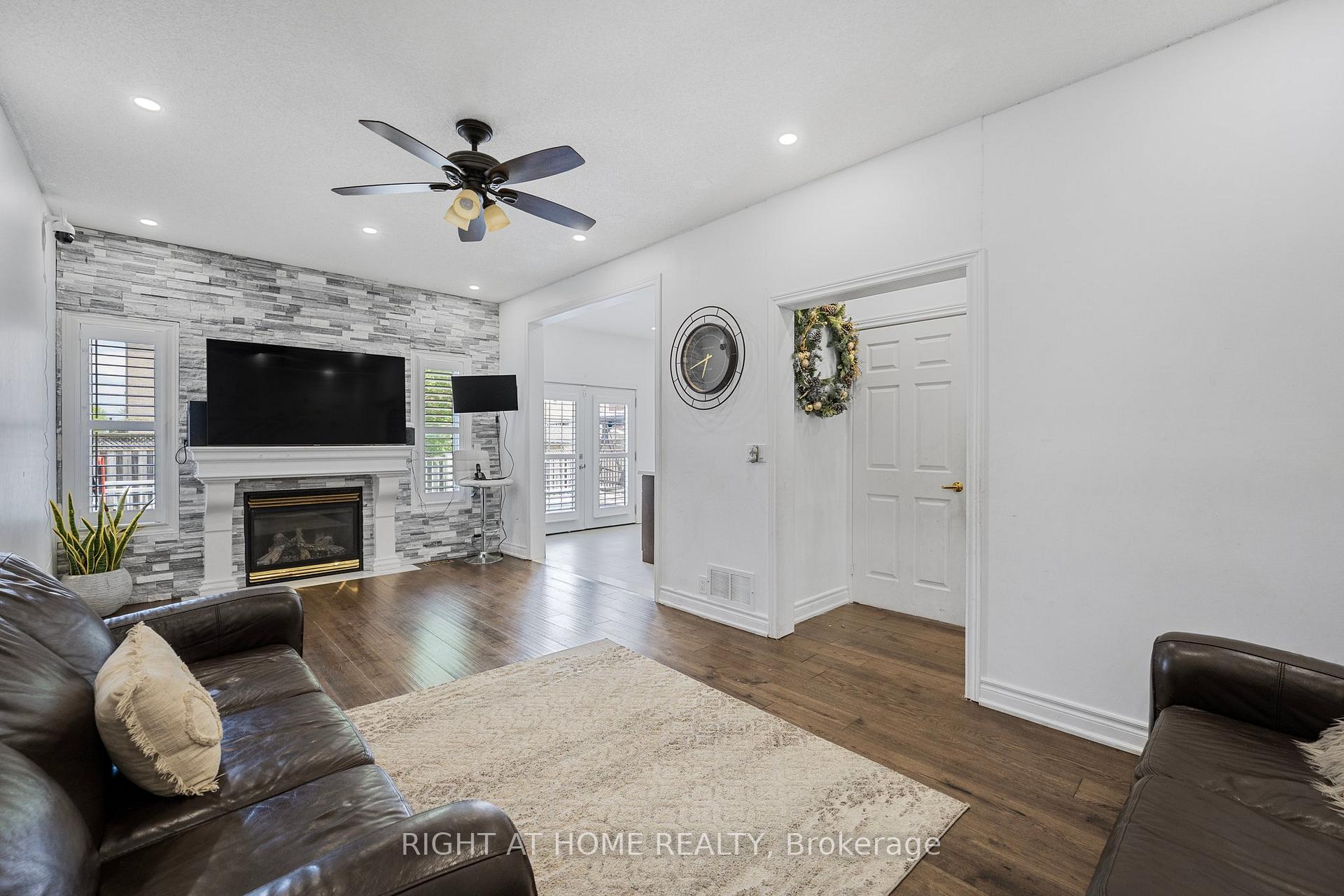 Photo 13 of 1 Esther Drive, Barrie, Painswick South — HOMEH
