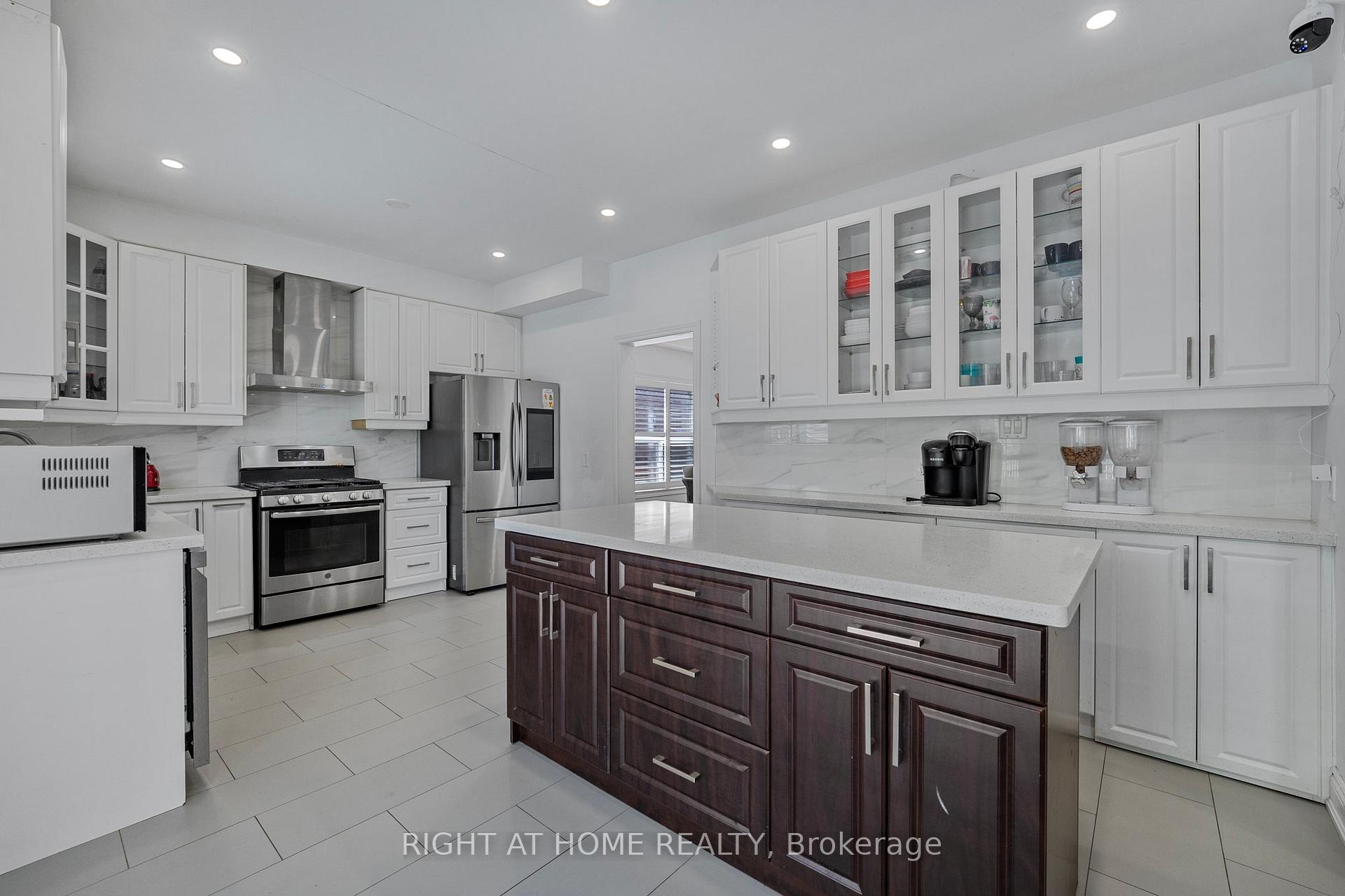 Photo 15 of 1 Esther Drive, Barrie, Painswick South — HOMEH