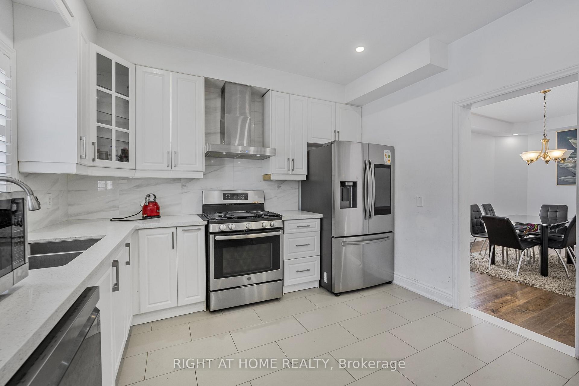 Photo 16 of 1 Esther Drive, Barrie, Painswick South — HOMEH