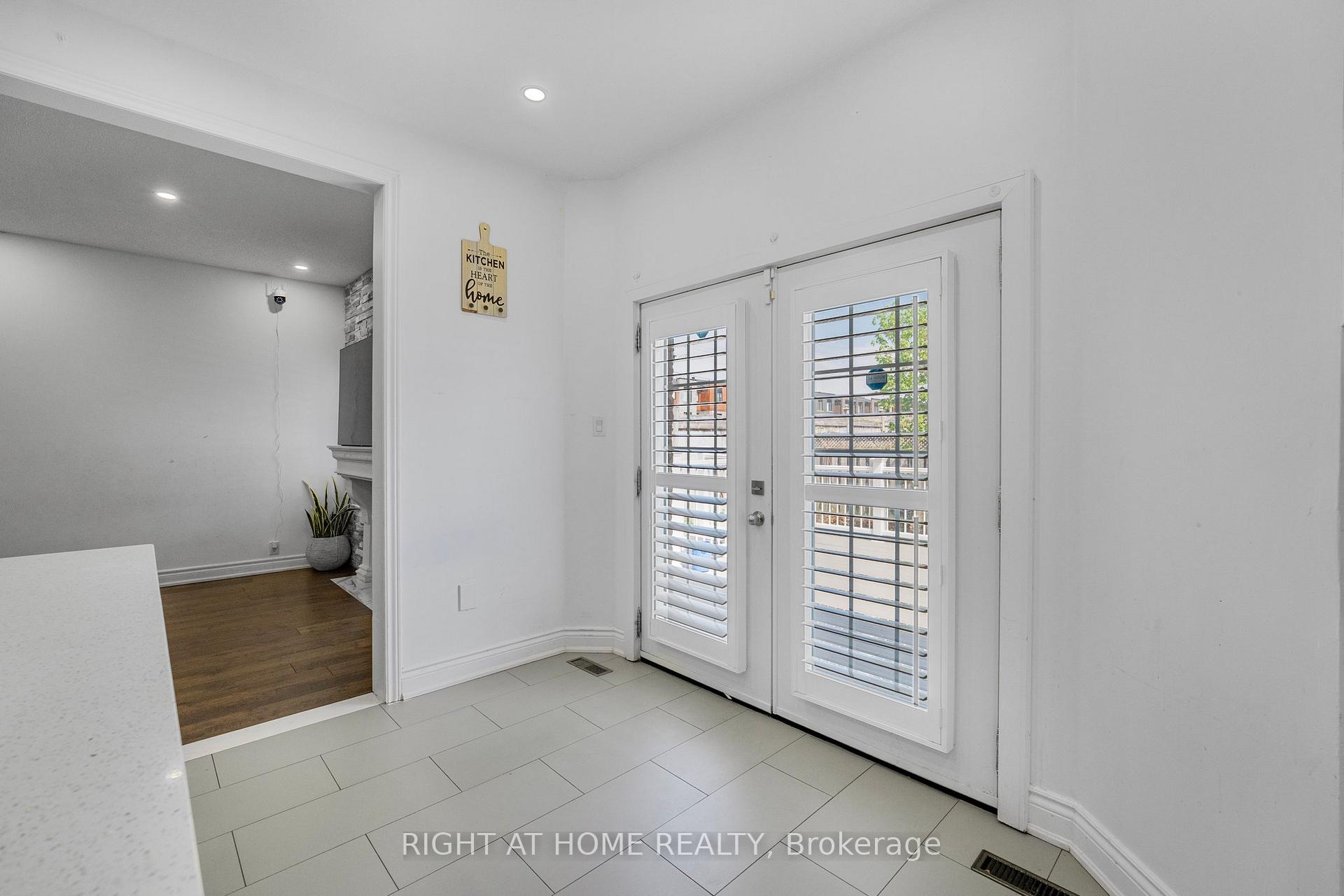 Photo 18 of 1 Esther Drive, Barrie, Painswick South — HOMEH
