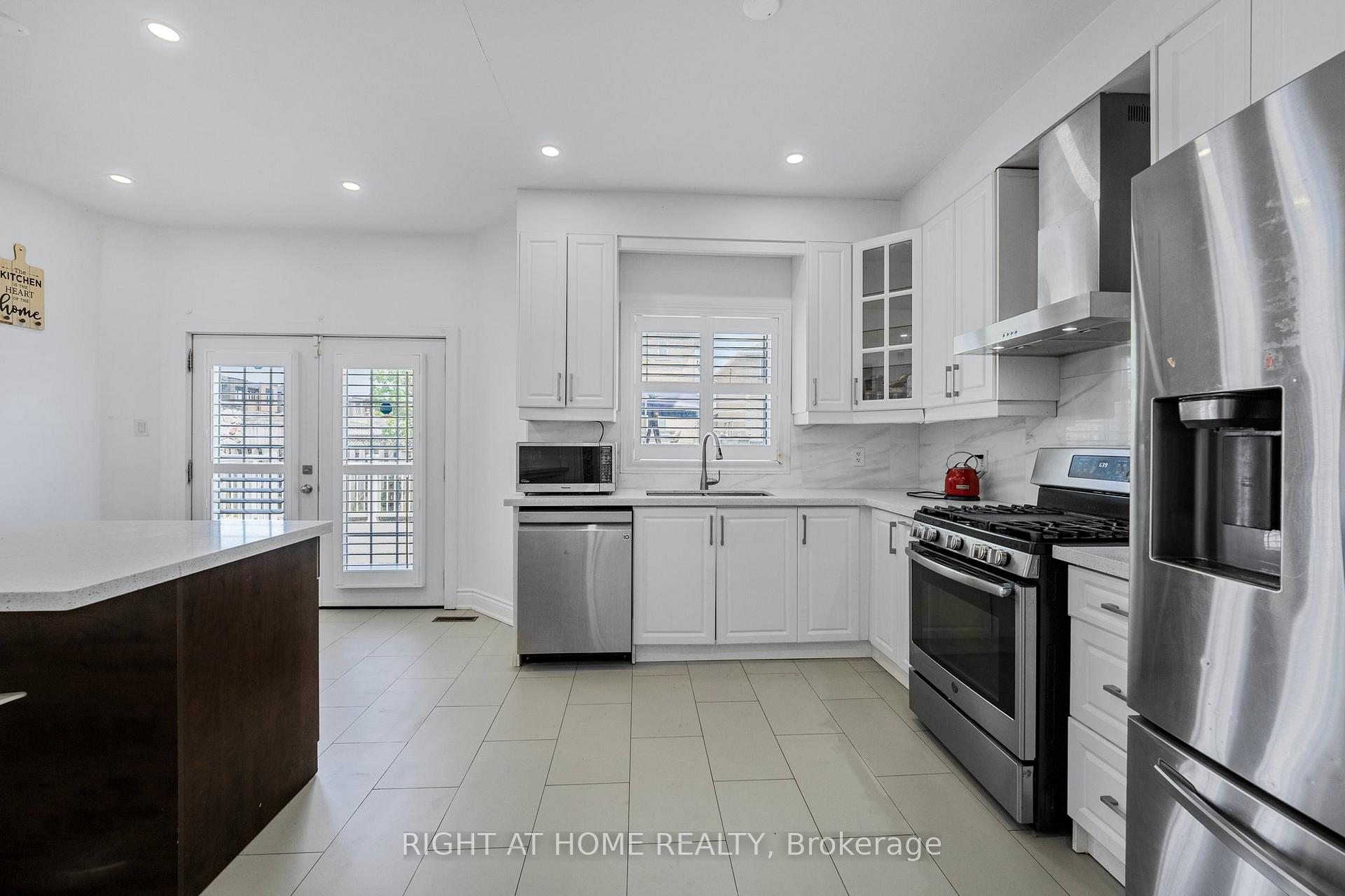 Photo 20 of 1 Esther Drive, Barrie, Painswick South — HOMEH