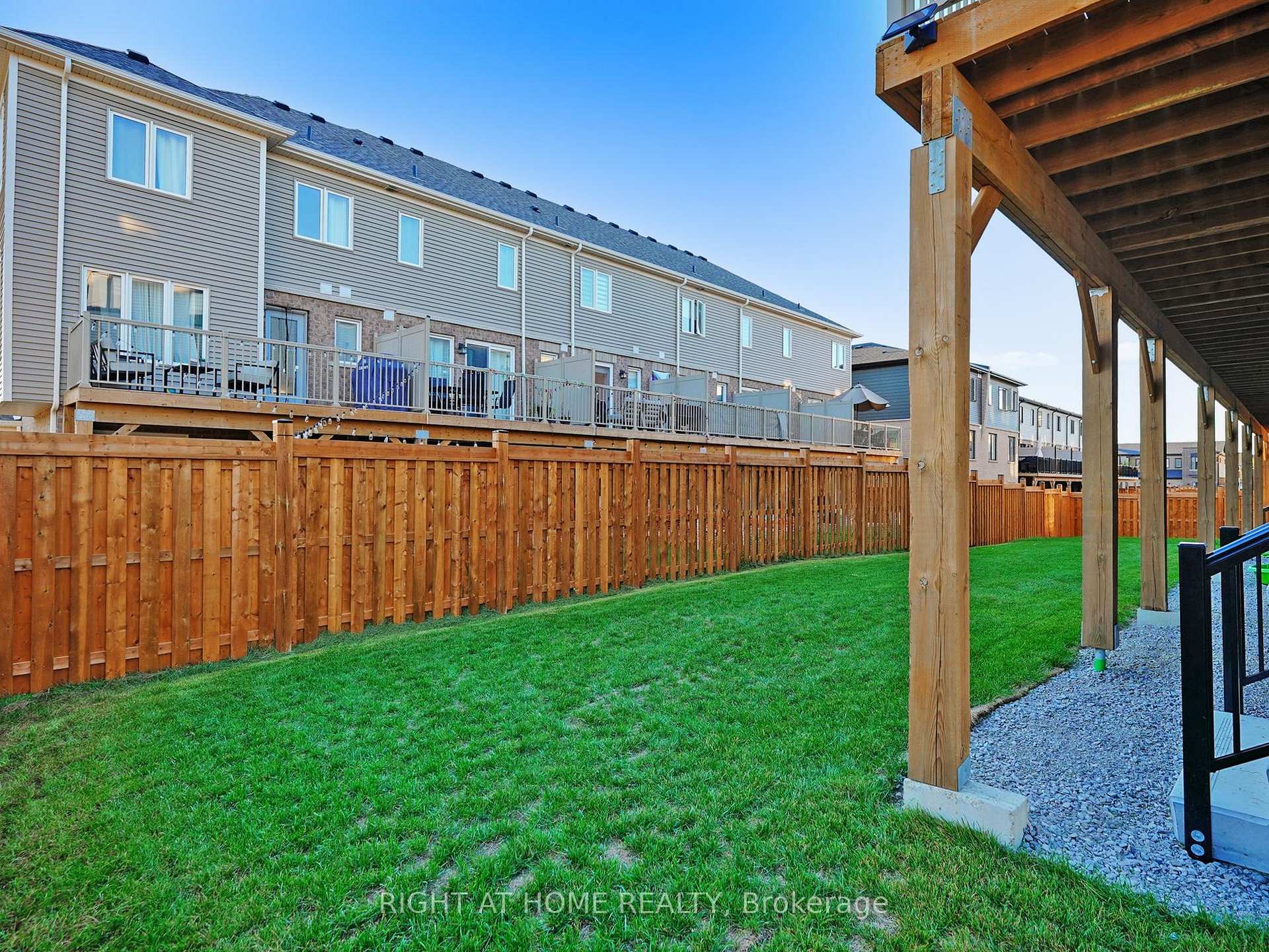Photo 5 of 39 Hay Lane, Barrie, Rural Barrie Southeast — HOMEH