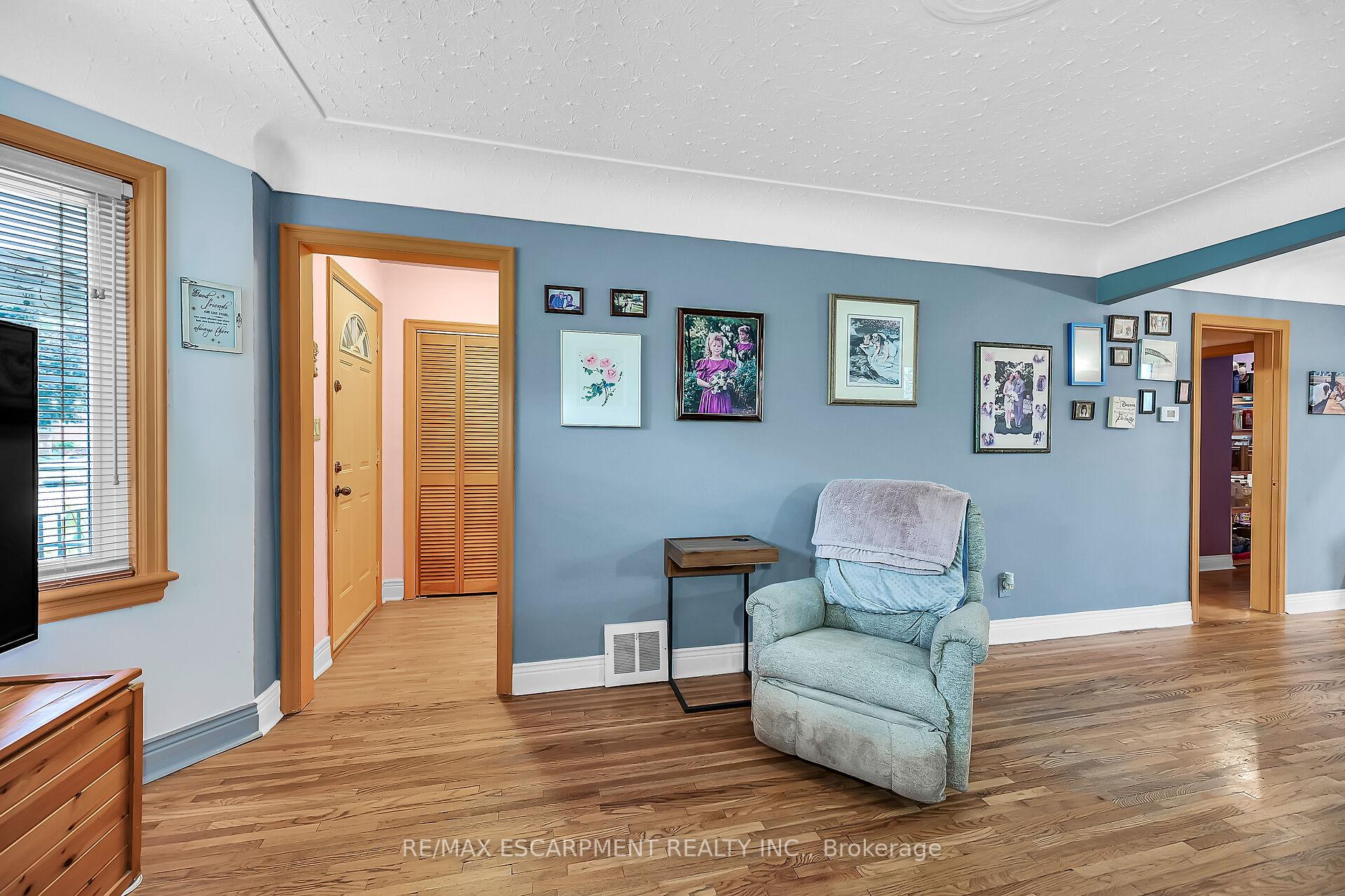 Photo 5 of 248 East 12th Street, Hamilton, Inch Park — HOMEH