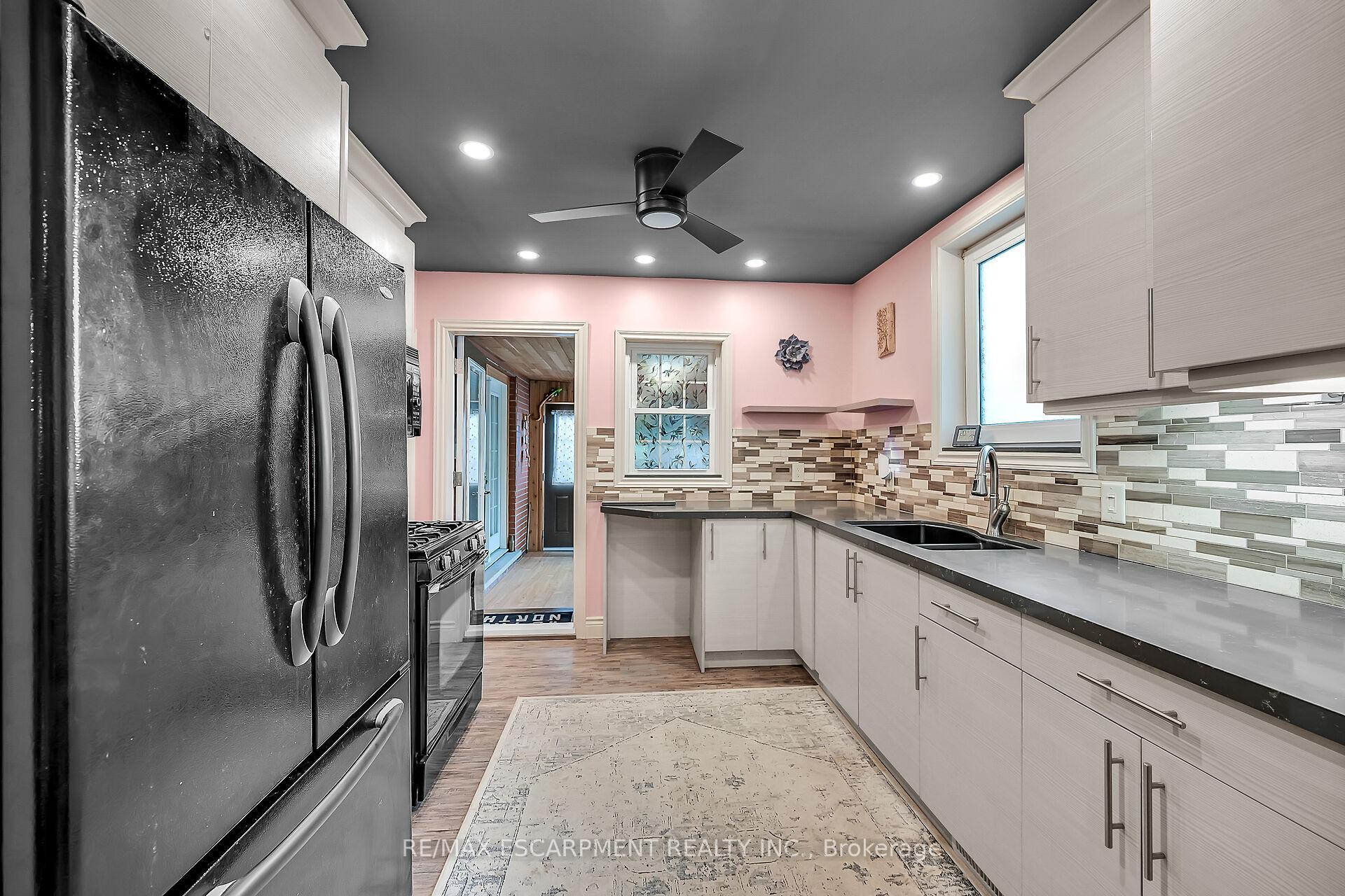 Photo 12 of 248 East 12th Street, Hamilton, Inch Park — HOMEH