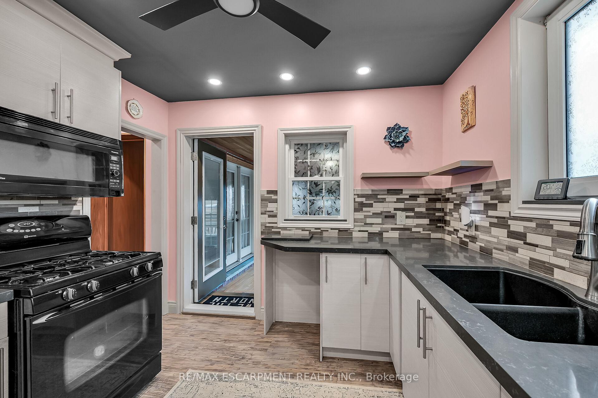 Photo 13 of 248 East 12th Street, Hamilton, Inch Park — HOMEH