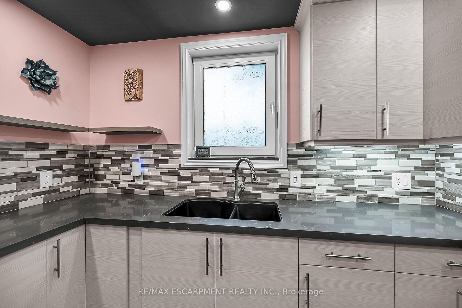 Photo 16 of 248 East 12th Street, Hamilton, Inch Park — HOMEH